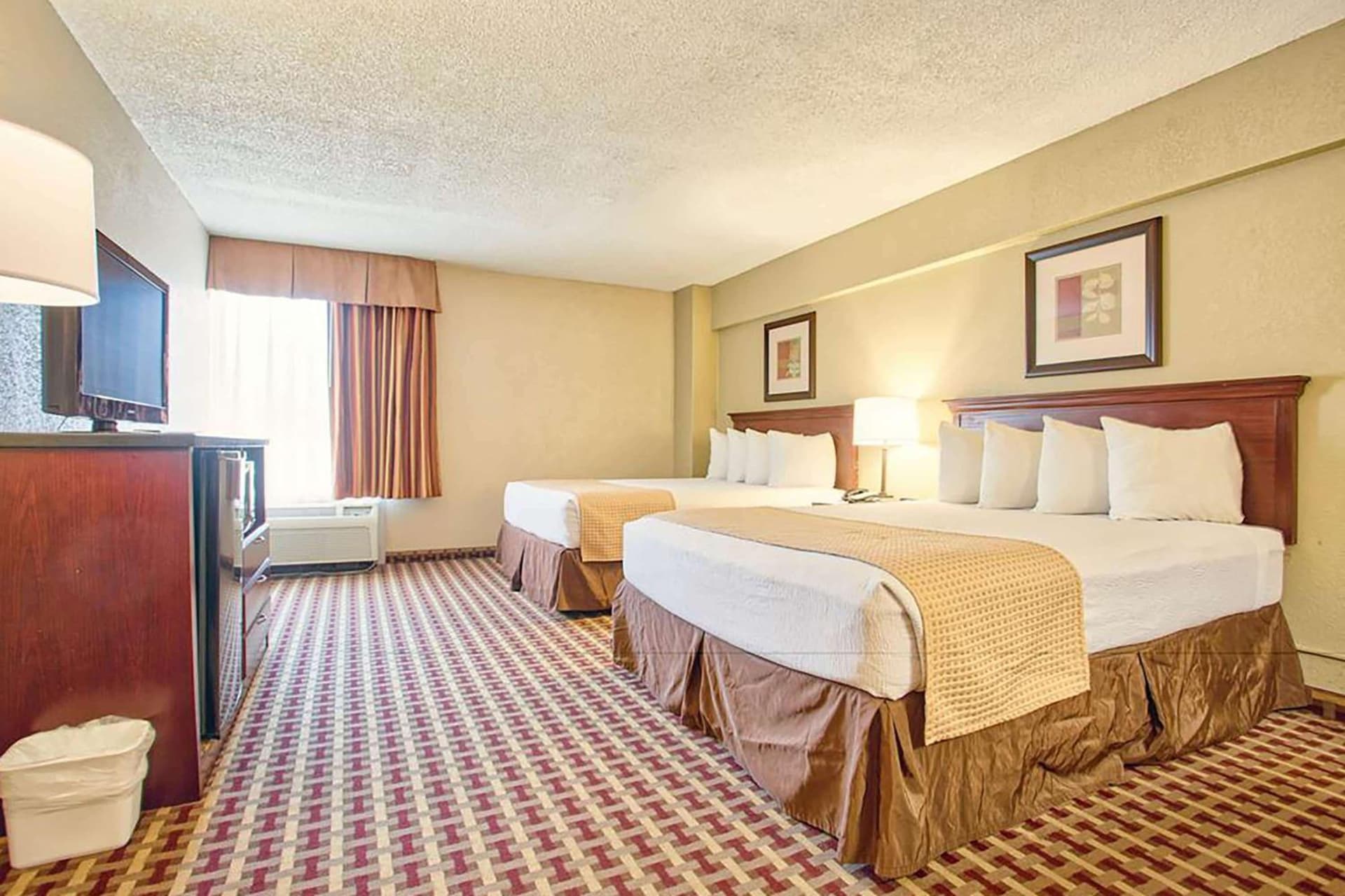 Days Inn & Suites by Wyndham Johnson City gallery photo in Johnson City, TN — image 17