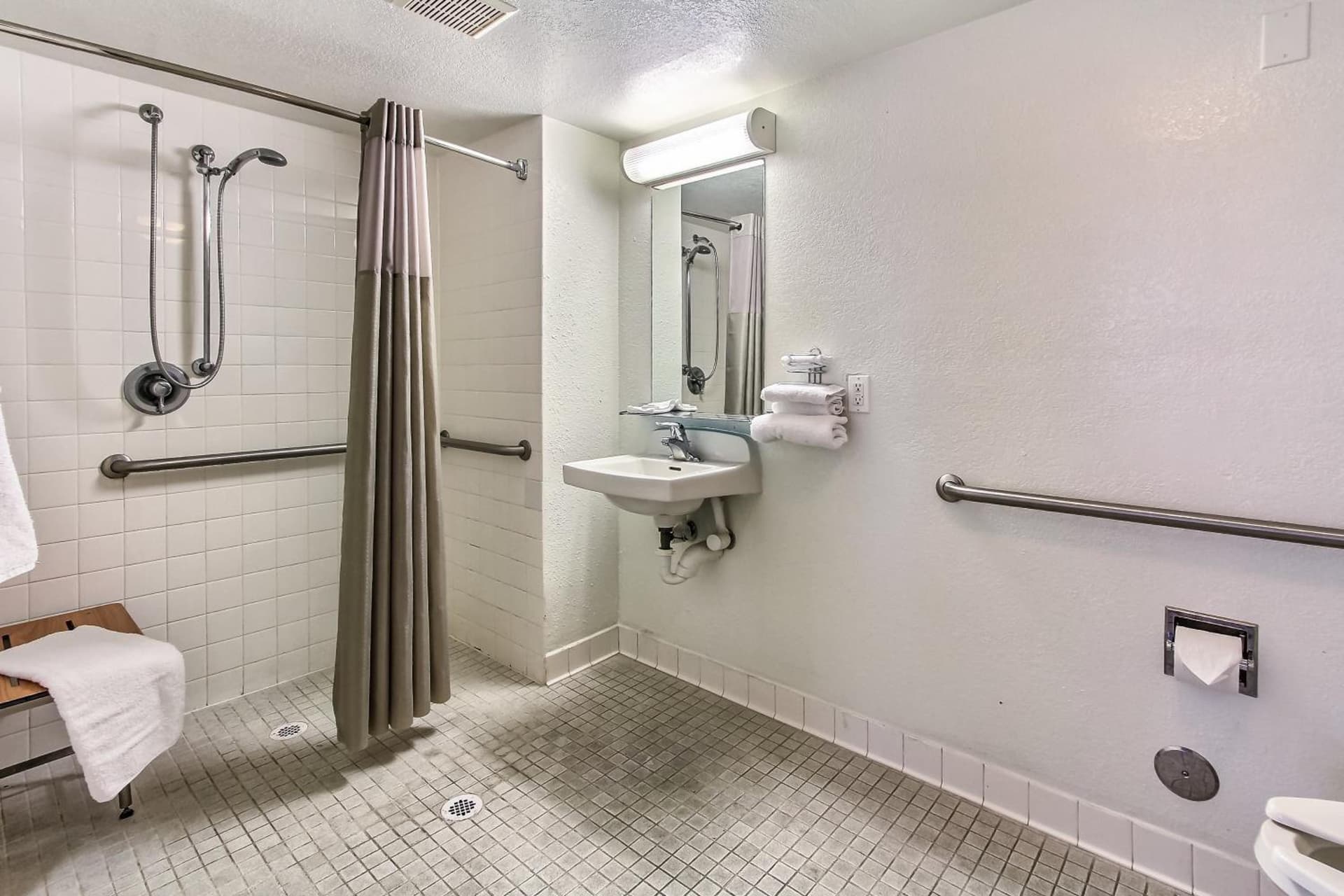 Motel 6-Salinas, CA - North Monterey Area gallery photo in Salinas, CA — image 6