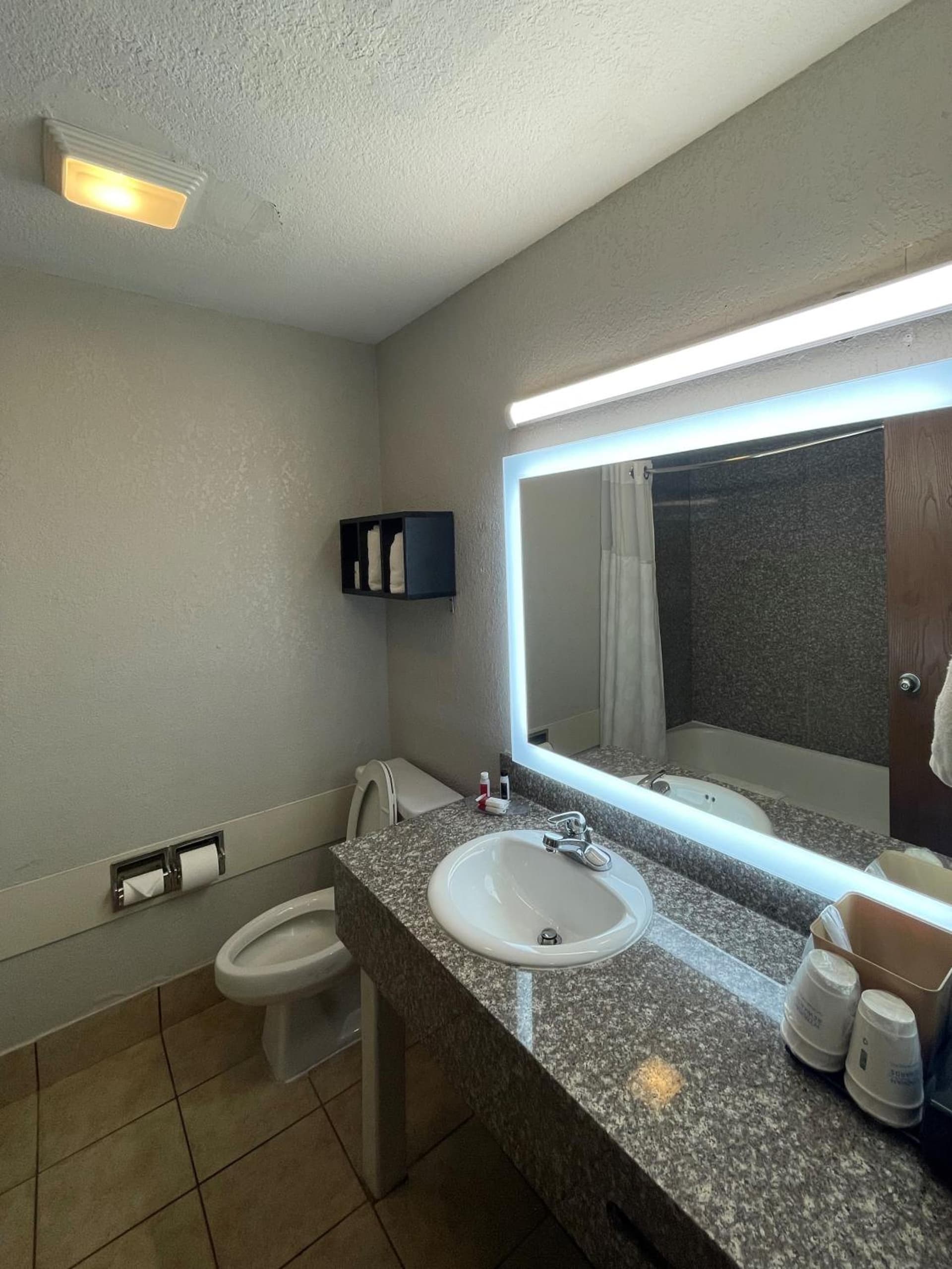 Ramada by Wyndham Oklahoma City Airport North gallery photo in Oklahoma City, OK — image 54
