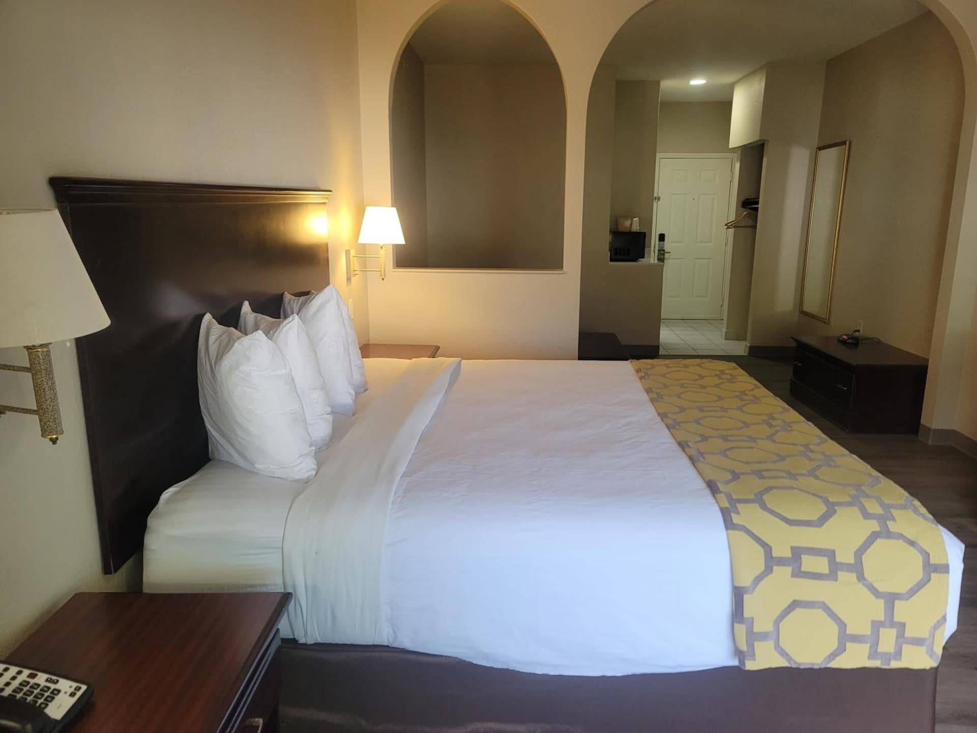 Baymont by Wyndham Houston Brookhollow interior in Houston, TX — gallery photo 2