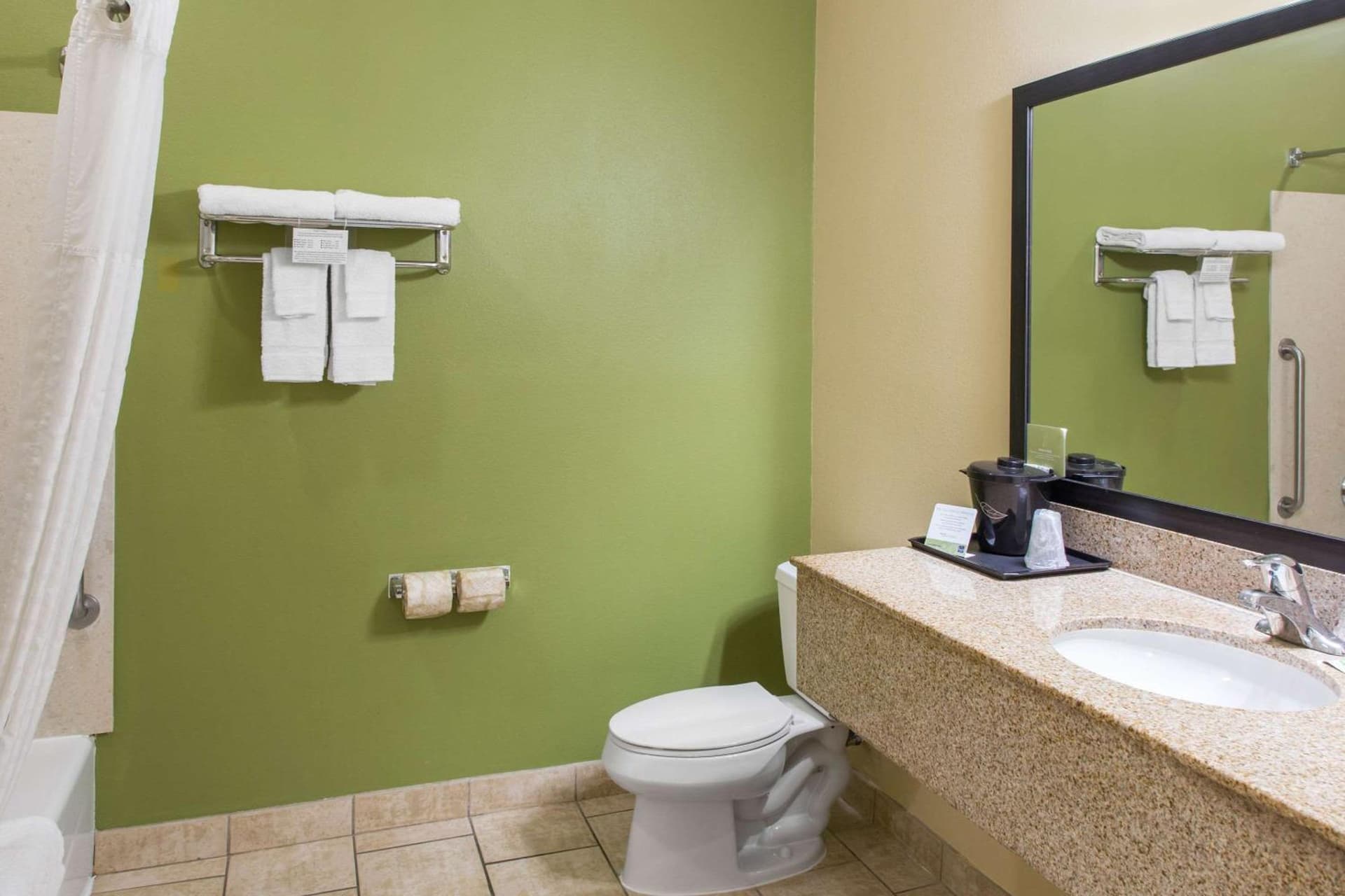 Sleep Inn & Suites Bakersfield North property views in Bakersfield, CA — gallery photo 3