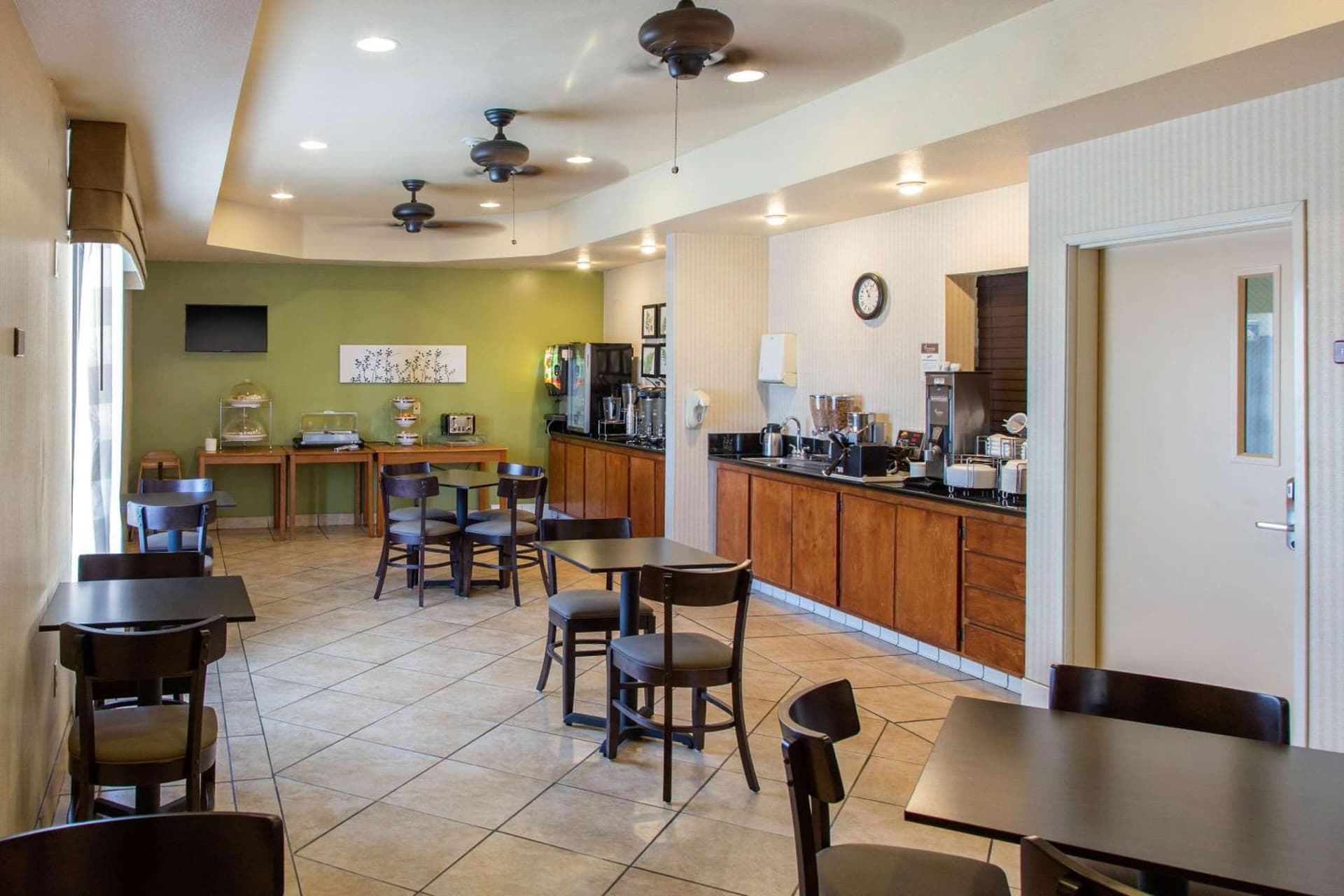 Sleep Inn & Suites Bakersfield North gallery photo in Bakersfield, CA — image 13