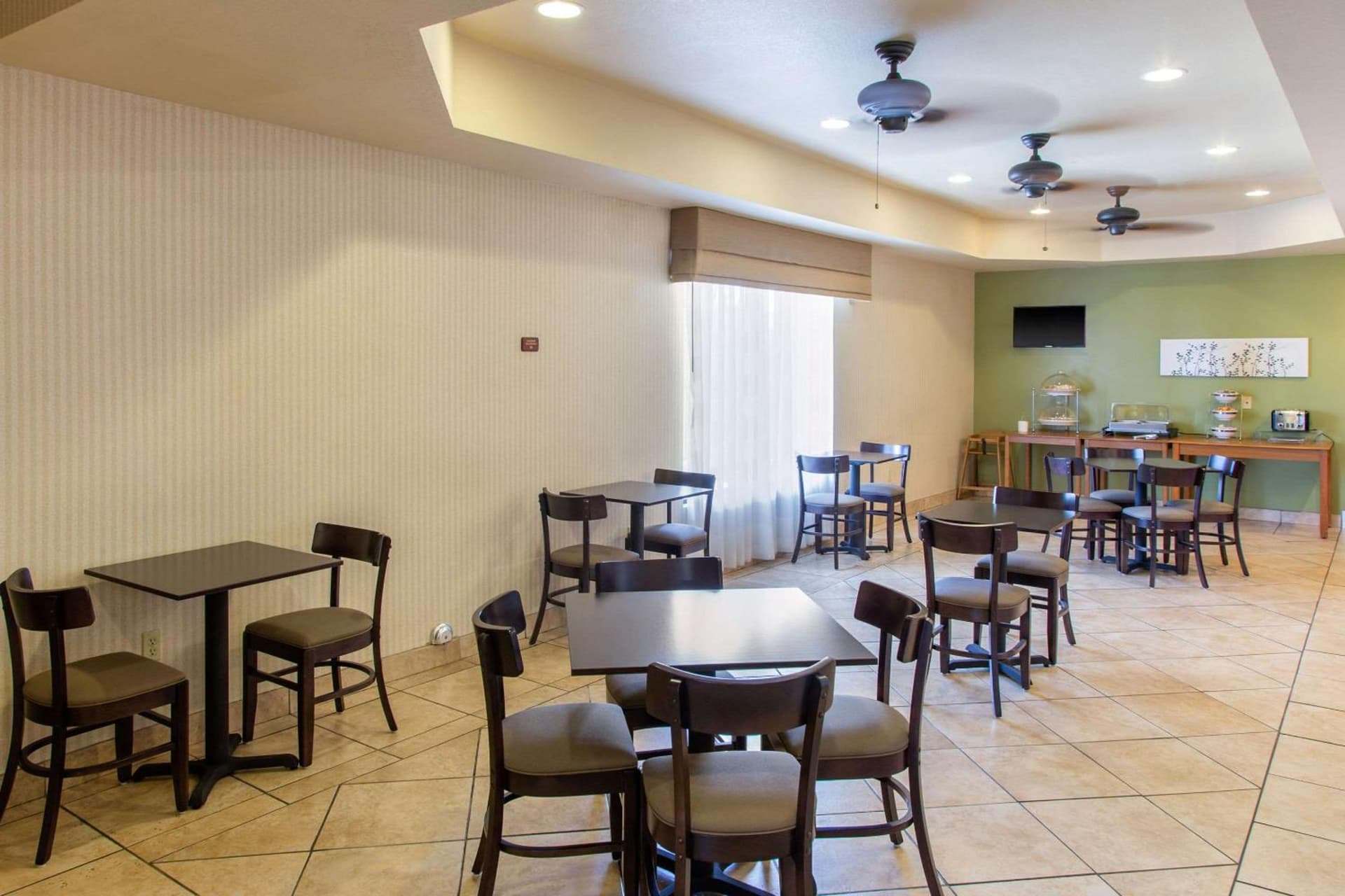 Sleep Inn & Suites Bakersfield North gallery photo in Bakersfield, CA — image 6