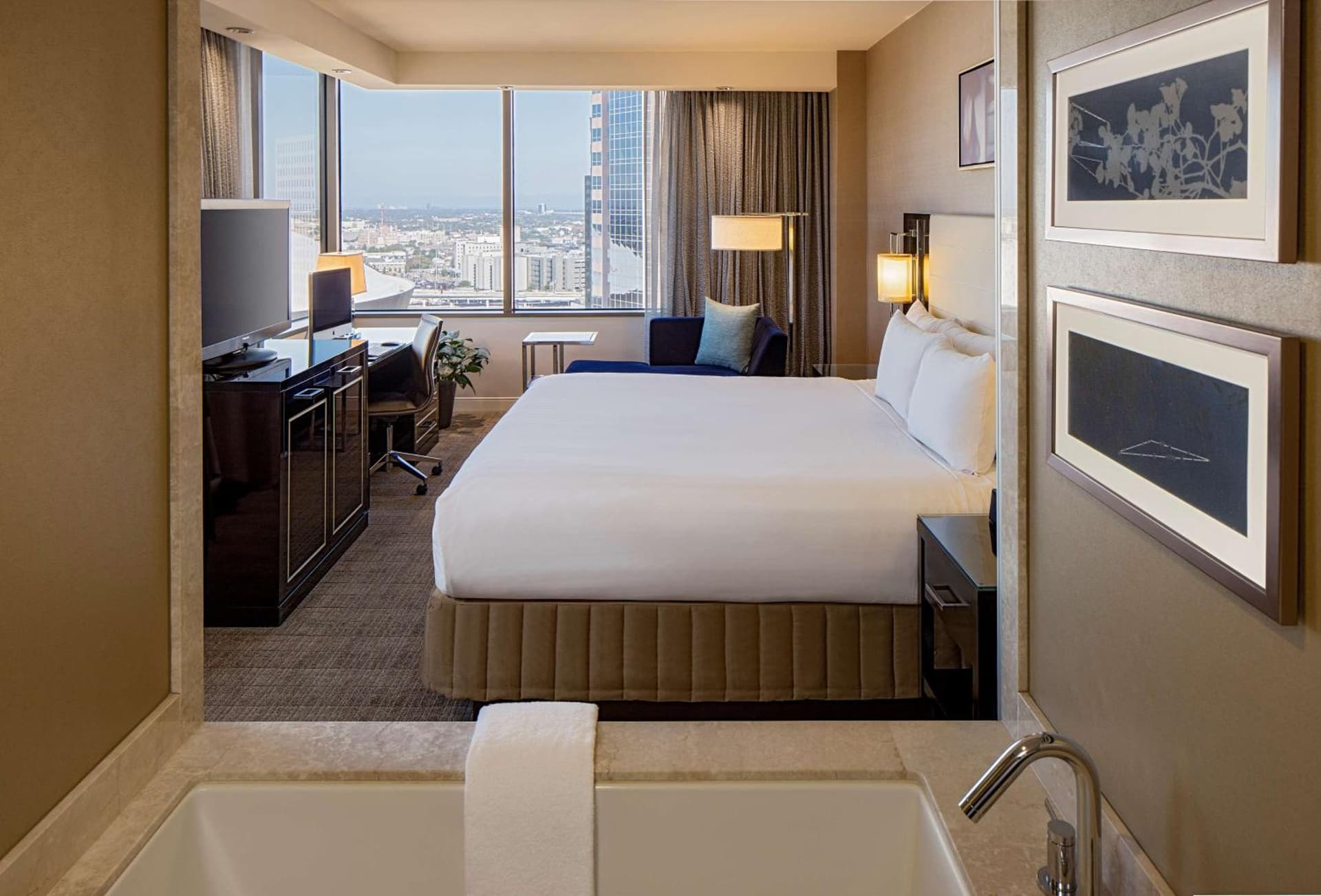 Hyatt Regency New Orleans property views in New Orleans, LA — gallery photo 3