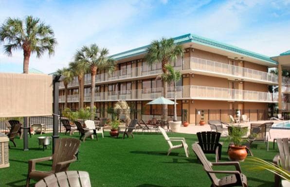 Royal 1 property views in Kissimmee, FL — gallery photo 3