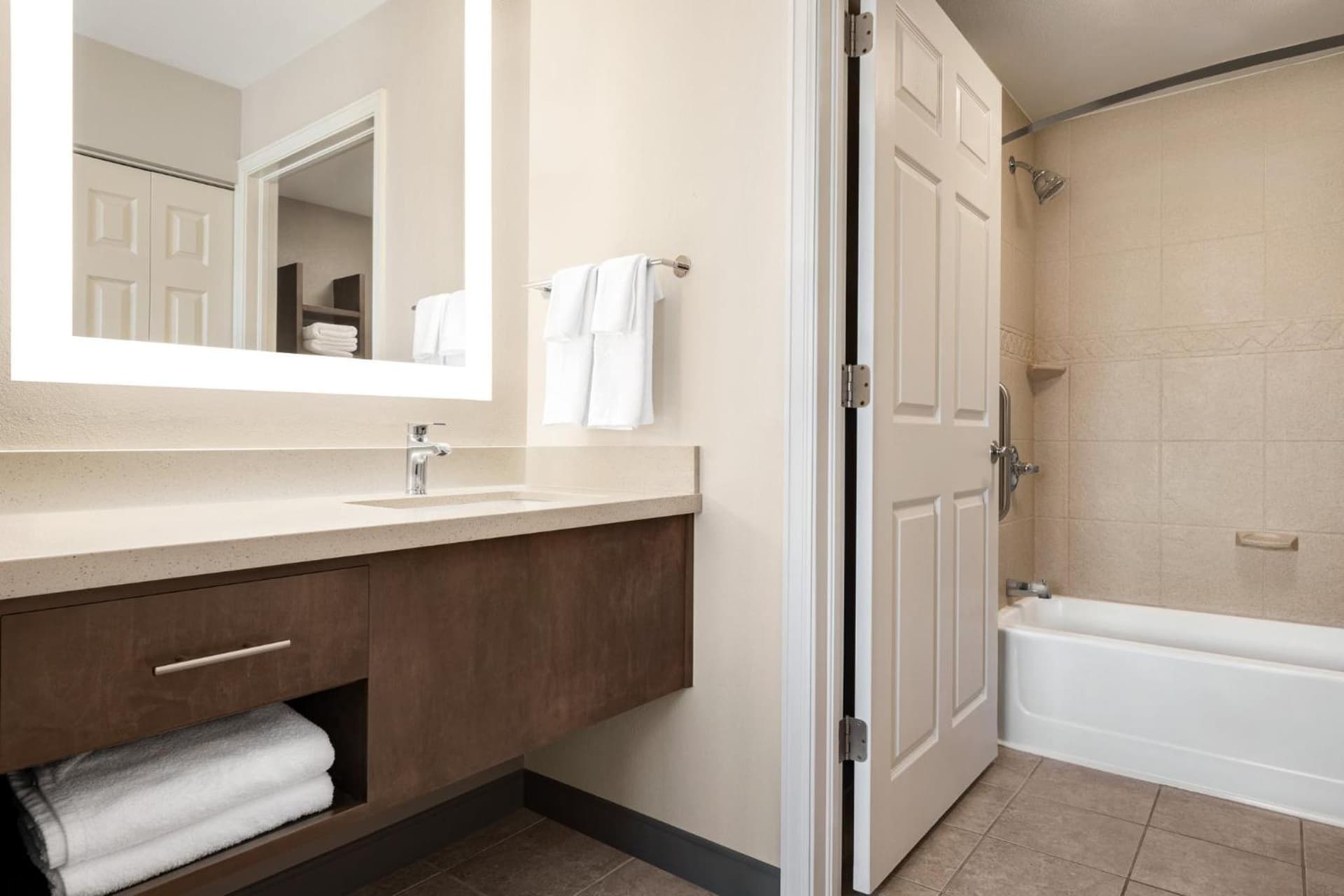 Staybridge Suites Oklahoma City-Quail Springs by IHG gallery photo in Oklahoma City, OK — image 10