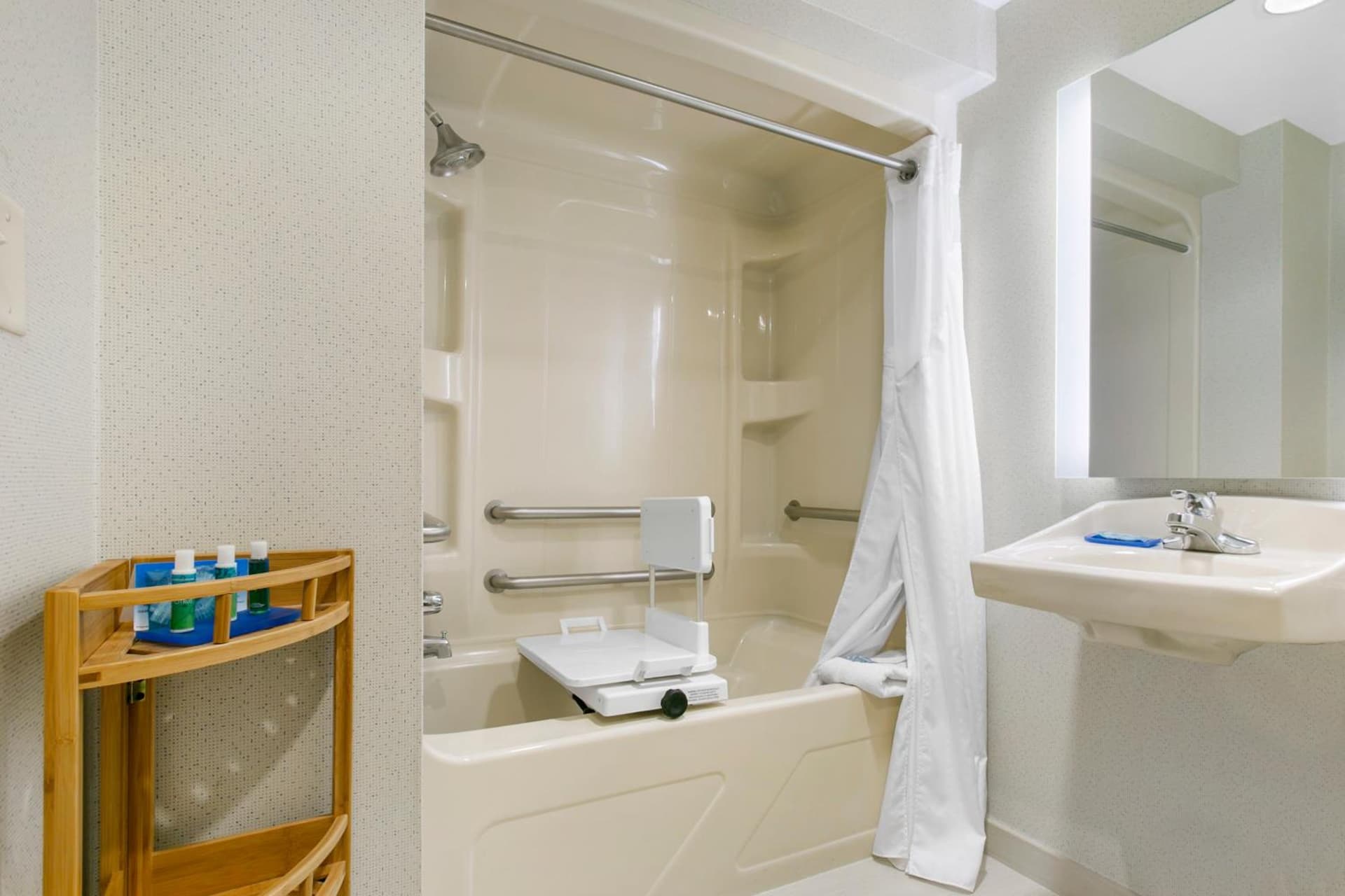 Holiday Inn Express Mount Arlington by IHG gallery photo in Mount Arlington, NJ — image 6