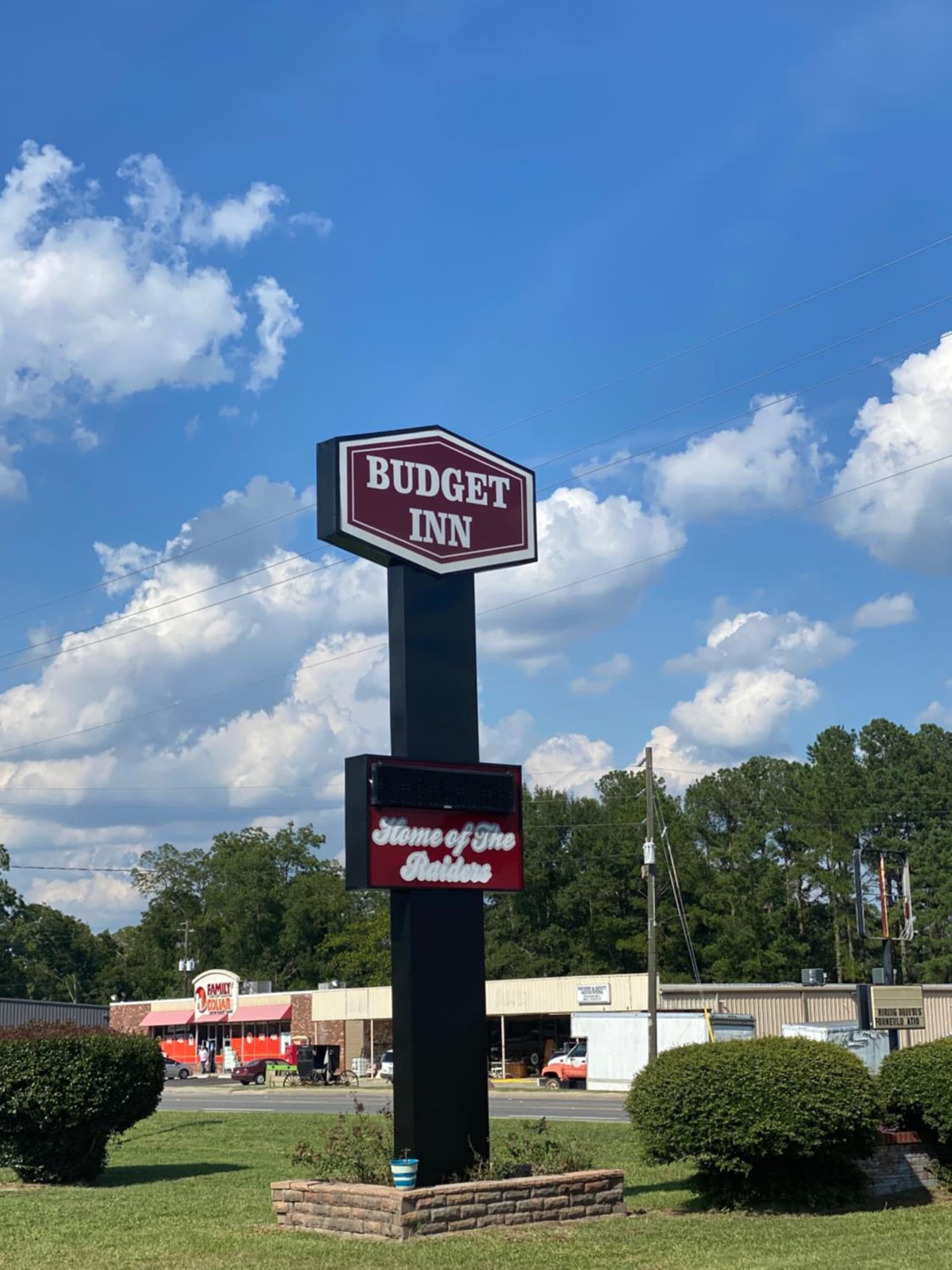 Budget inn featured exterior or lobby in Alma, GA — similar hotel