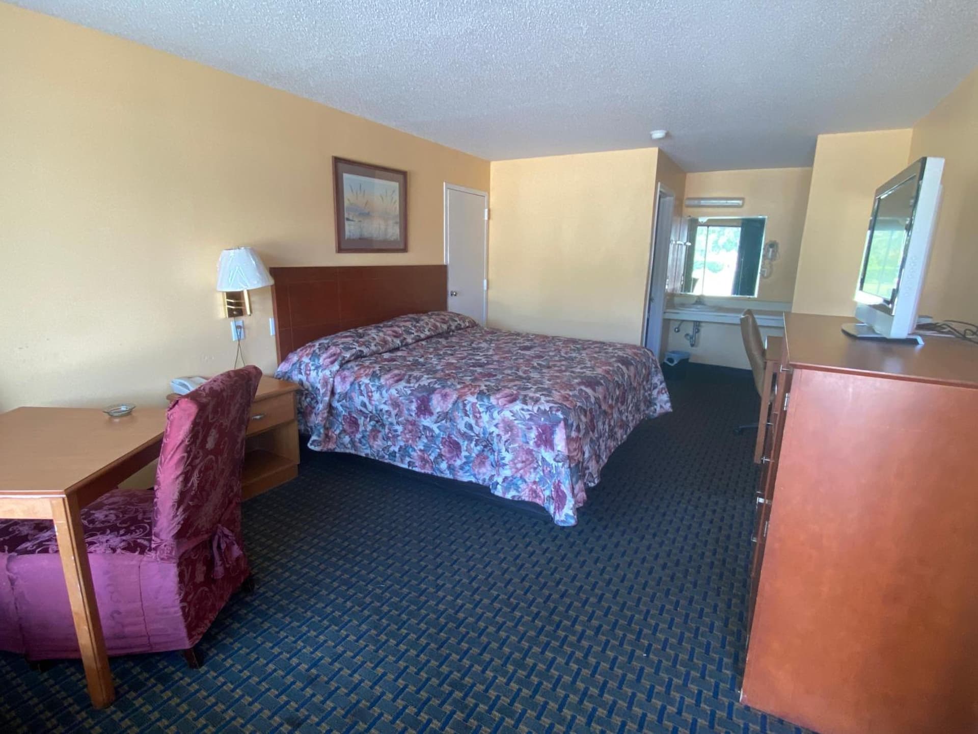 Budget inn interior in Alma, GA — gallery photo 2