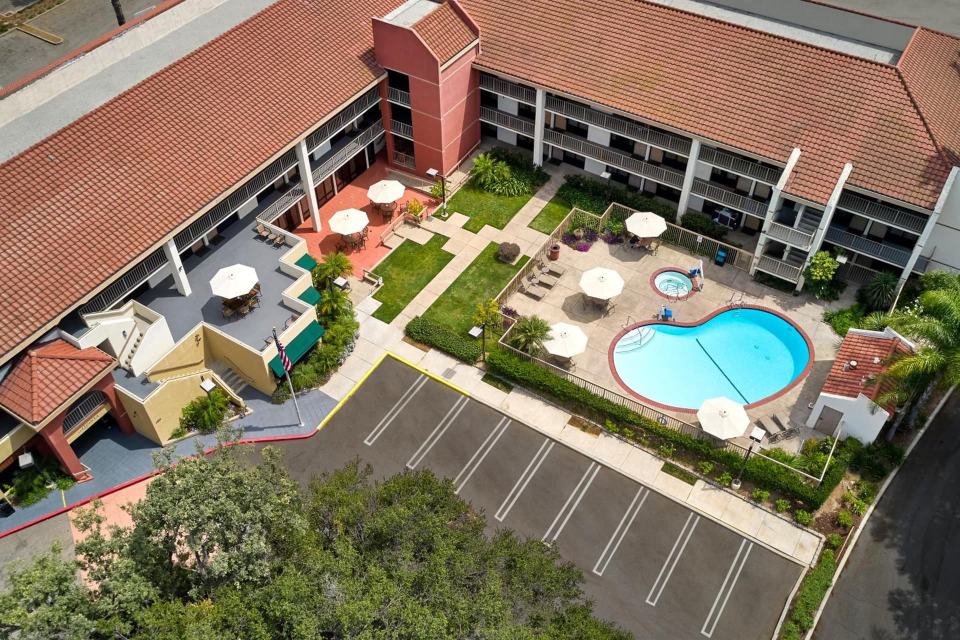 La Quinta by Wyndham Thousand Oaks-Newbury Park interior in Thousand Oaks, CA — gallery photo 2