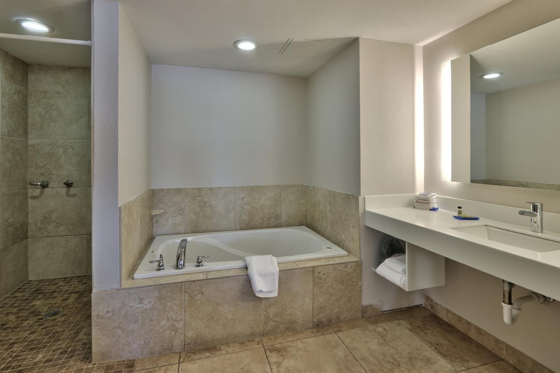 Holiday Inn Express & Suites Albuquerque Historic Old Town by IHG gallery photo in Albuquerque, NM — image 60