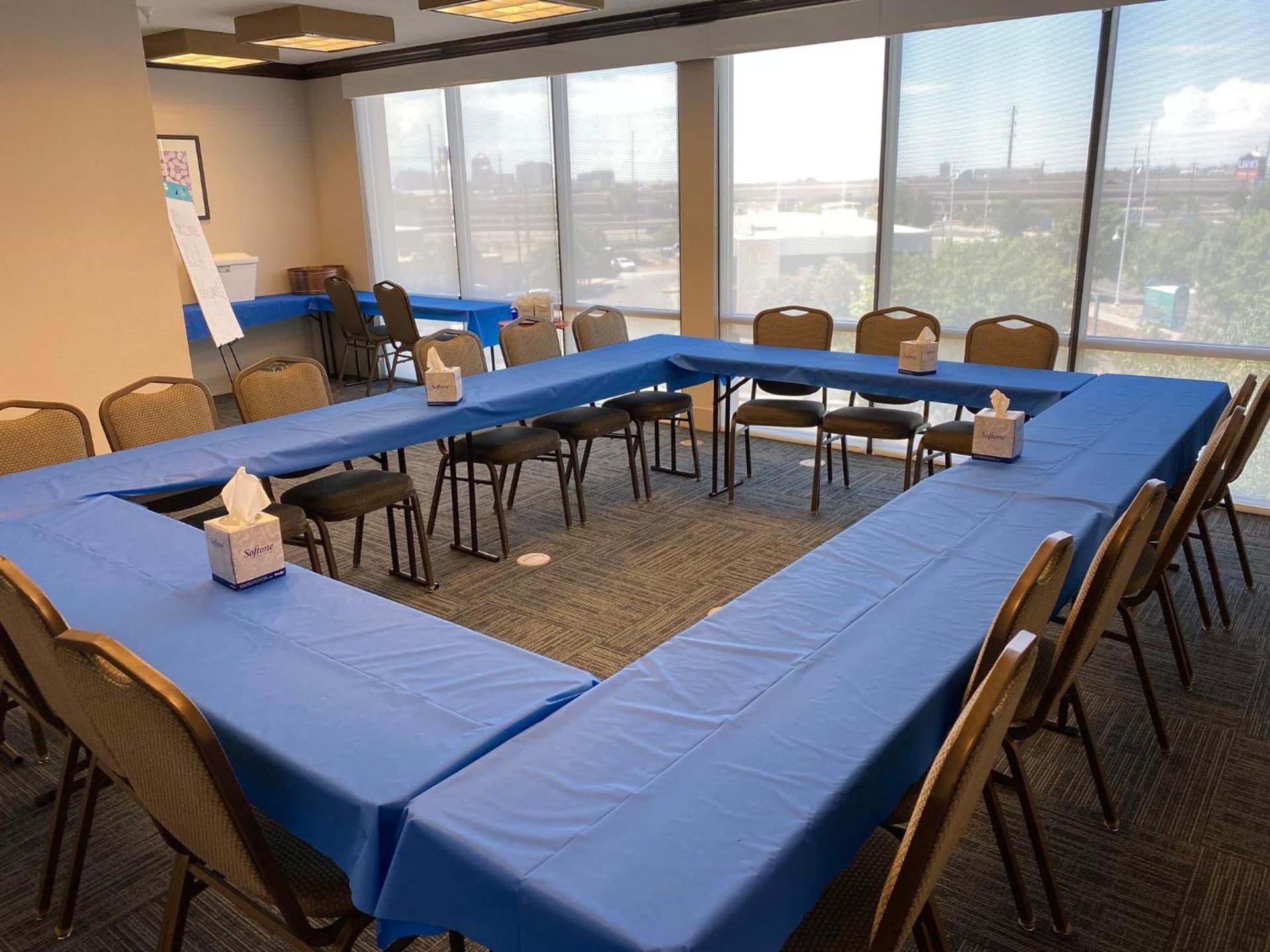 Holiday Inn Express & Suites Albuquerque Historic Old Town by IHG interior in Albuquerque, NM — gallery photo 2