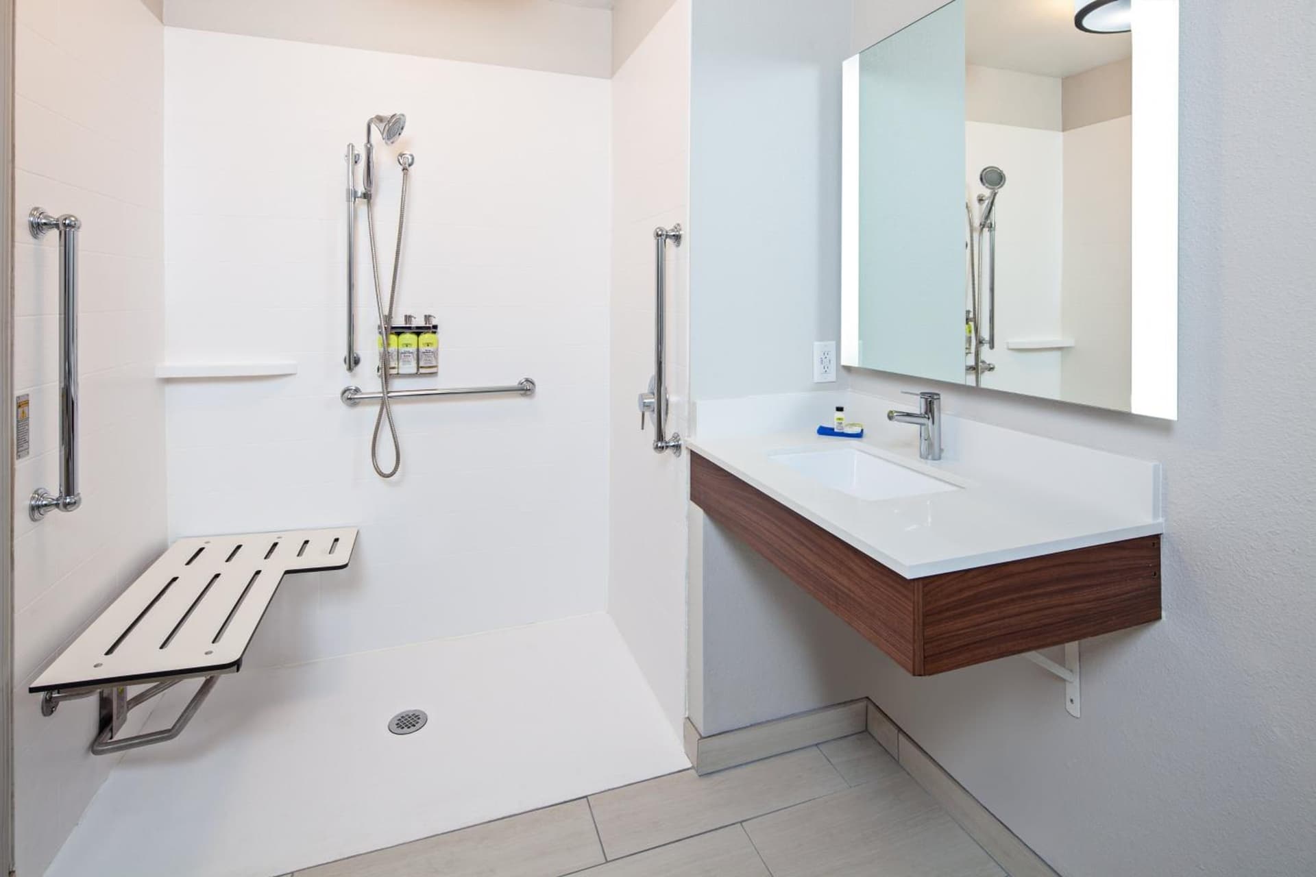Holiday Inn Express & Suites Clovis Fresno Area by IHG gallery photo in Clovis, CA — image 11
