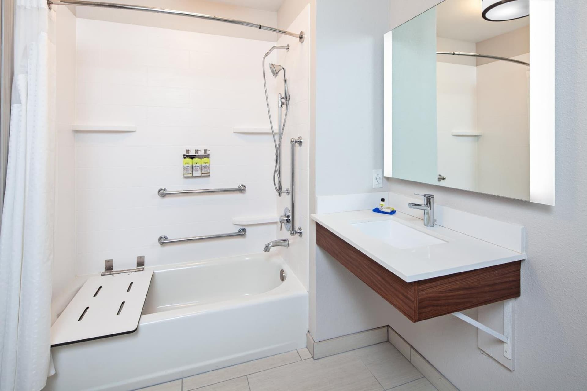 Holiday Inn Express & Suites Clovis Fresno Area by IHG gallery photo in Clovis, CA — image 21