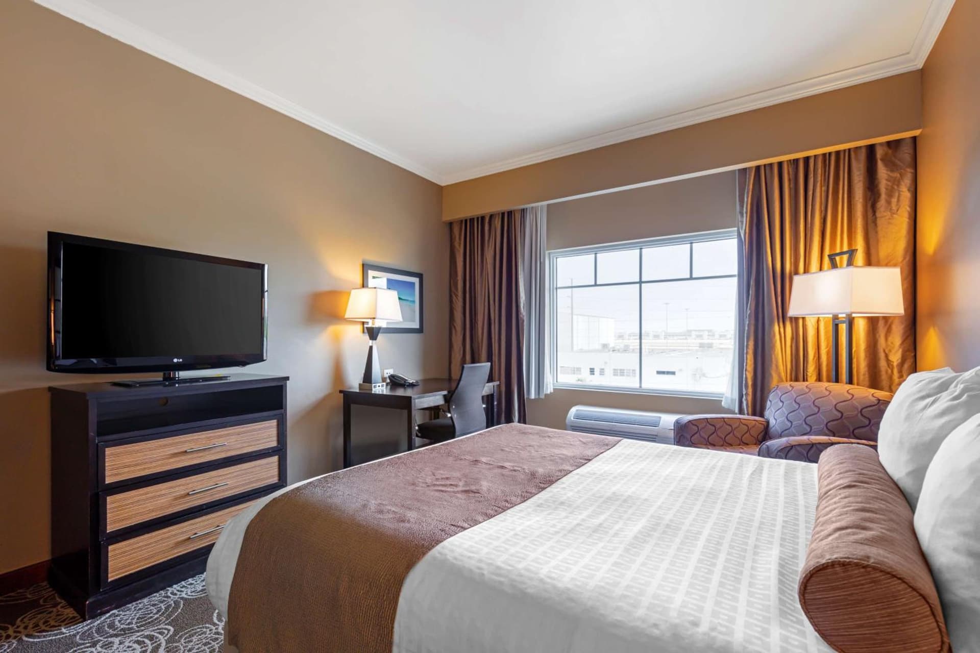 Best Western Plus Miami Airport North Hotel & Suites gallery photo in Miami, FL — image 19