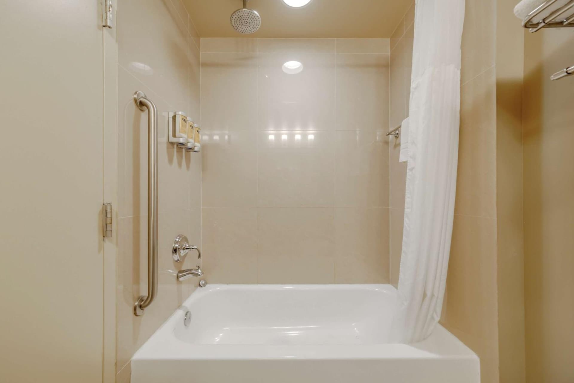 Best Western Plus Miami Airport North Hotel & Suites gallery photo in Miami, FL — image 28
