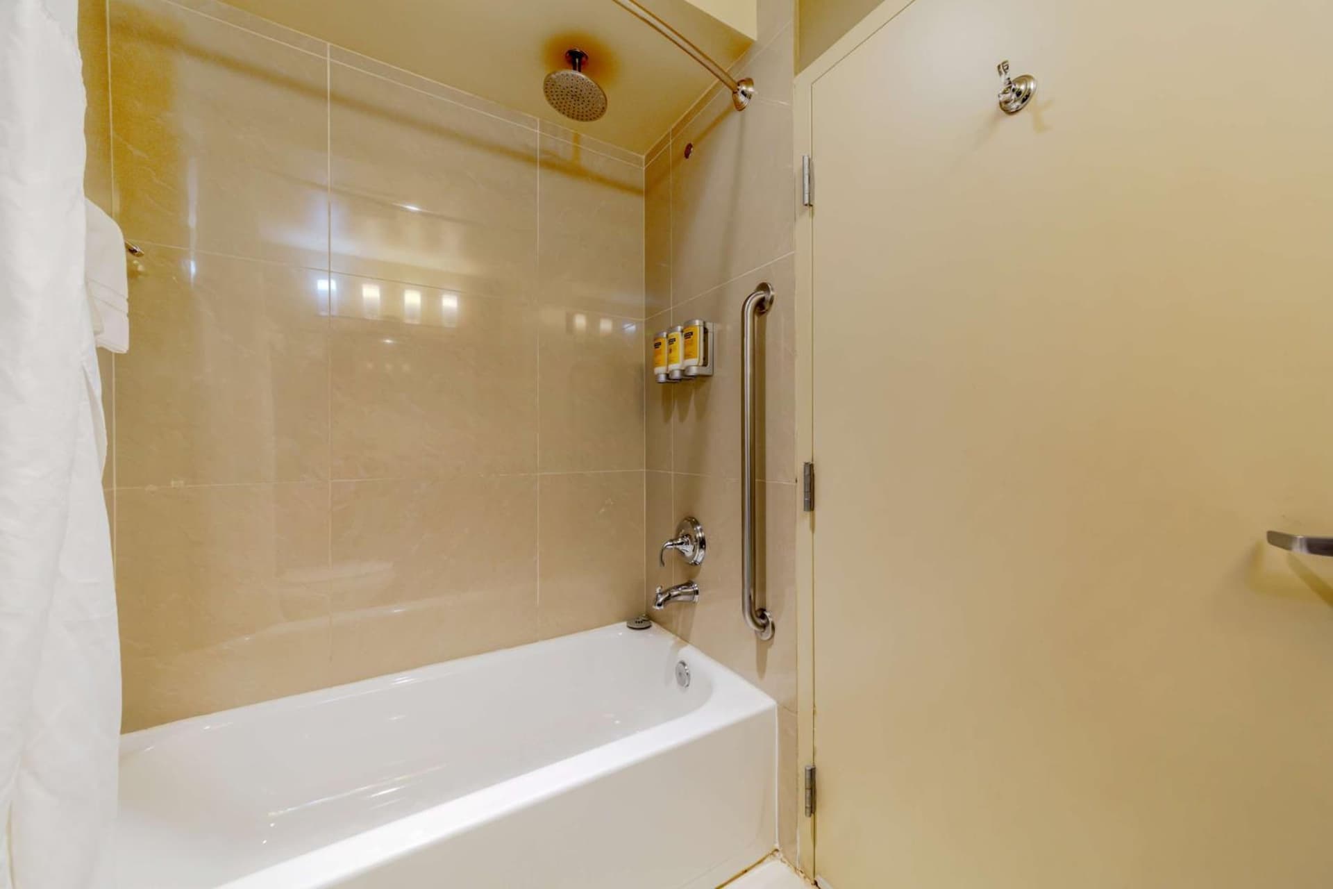 Best Western Plus Miami Airport North Hotel & Suites gallery photo in Miami, FL — image 11
