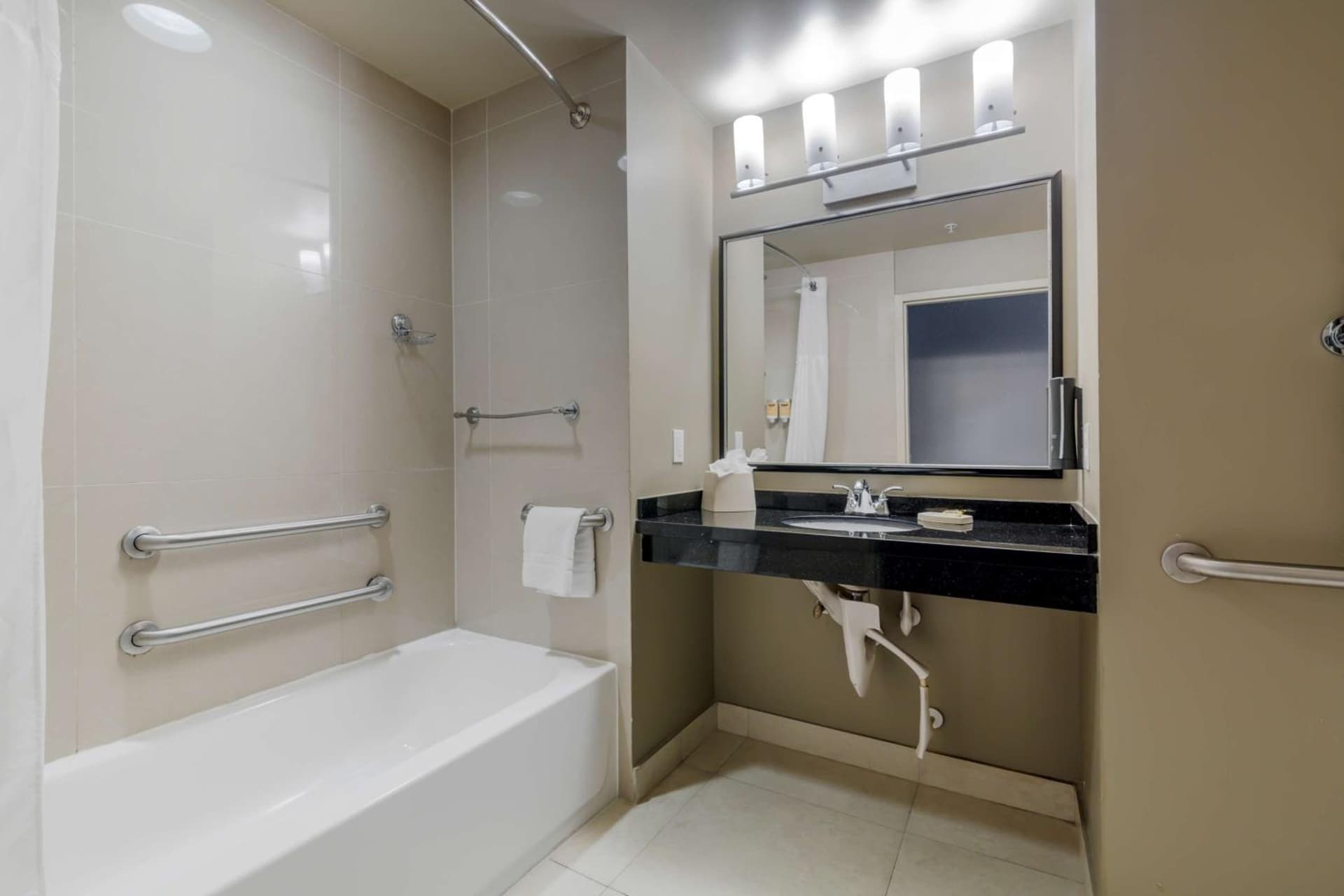 Best Western Plus Miami Airport North Hotel & Suites gallery photo in Miami, FL — image 15
