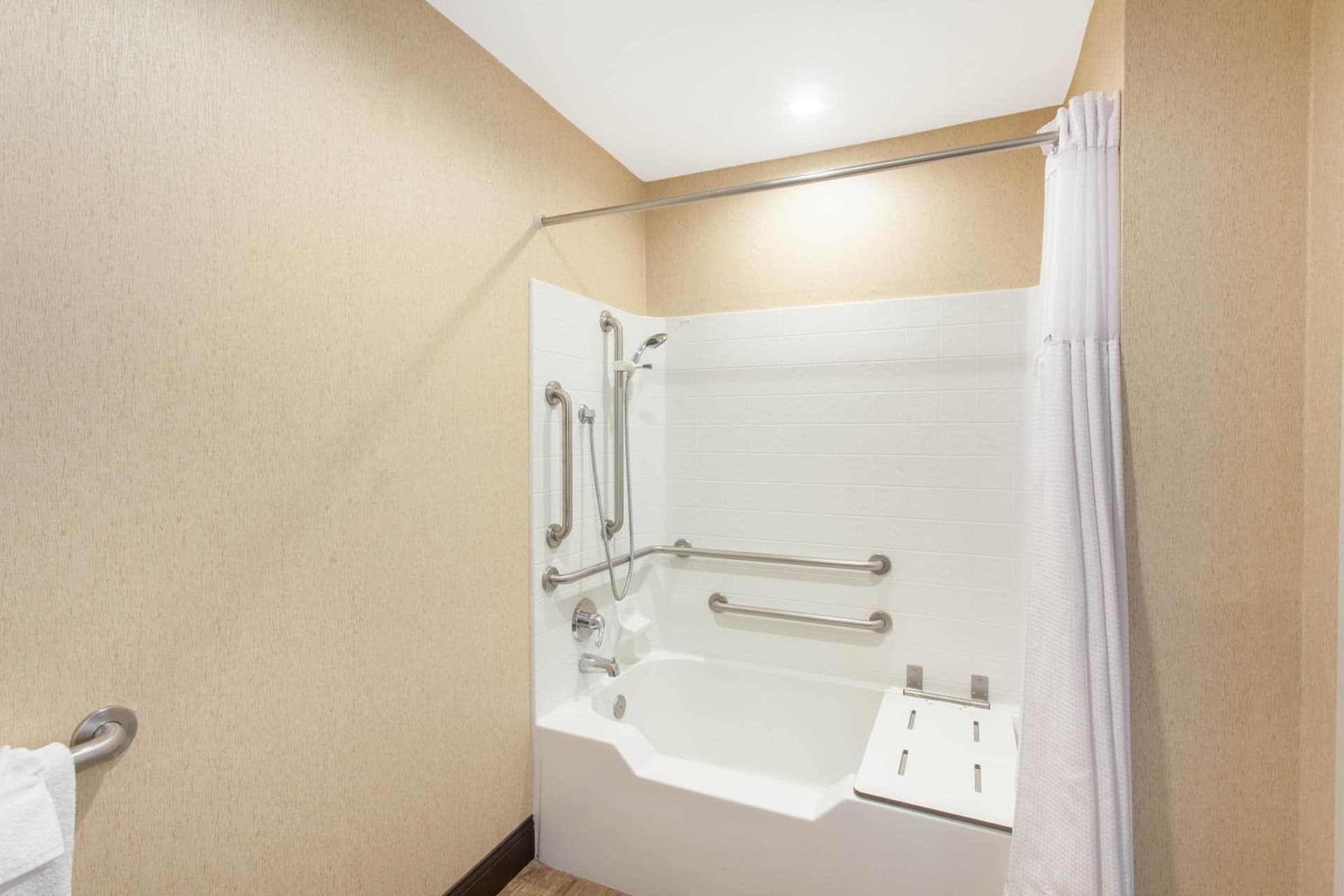 Wyndham Anaheim gallery photo in Anaheim, CA — image 13
