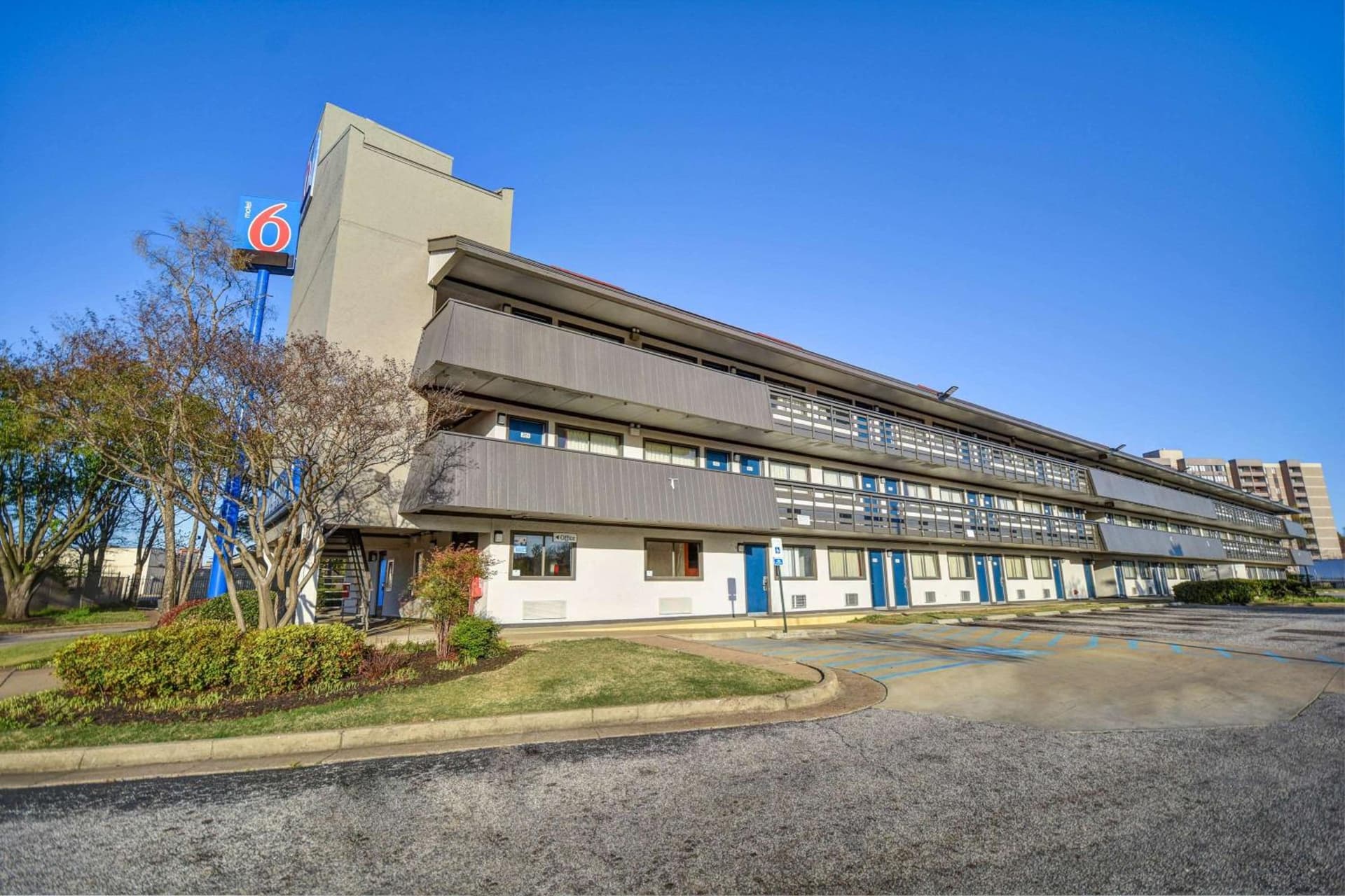 Motel 6-Memphis, TN - Downtown property views in Memphis, TN — gallery photo 3