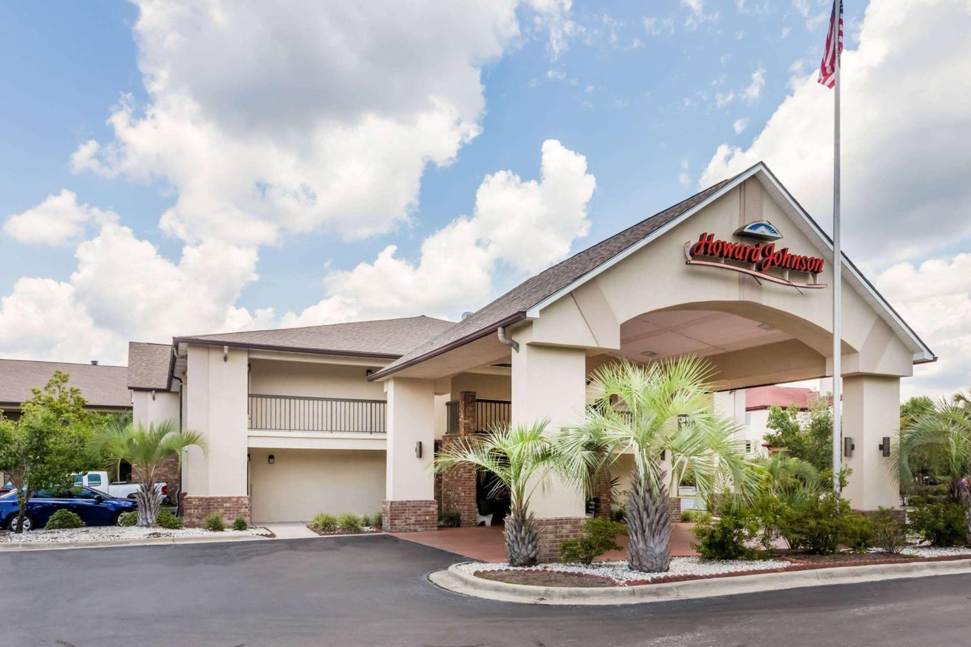 Howard Johnson by Wyndham Savannah GA featured exterior or lobby in Savannah, GA — similar hotel