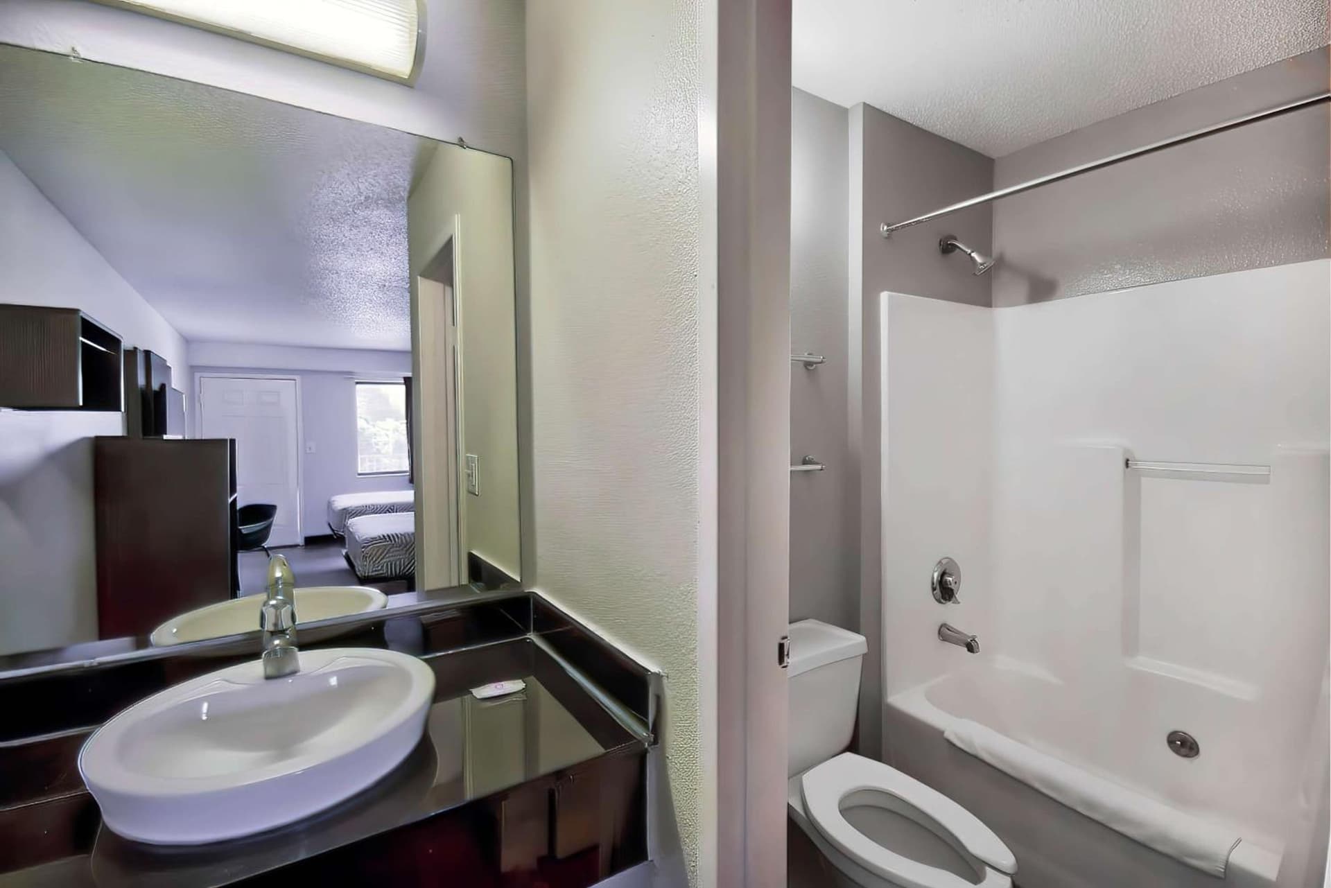 Motel 6-Warren, MI - Detroit East gallery photo in Warren, MI — image 6