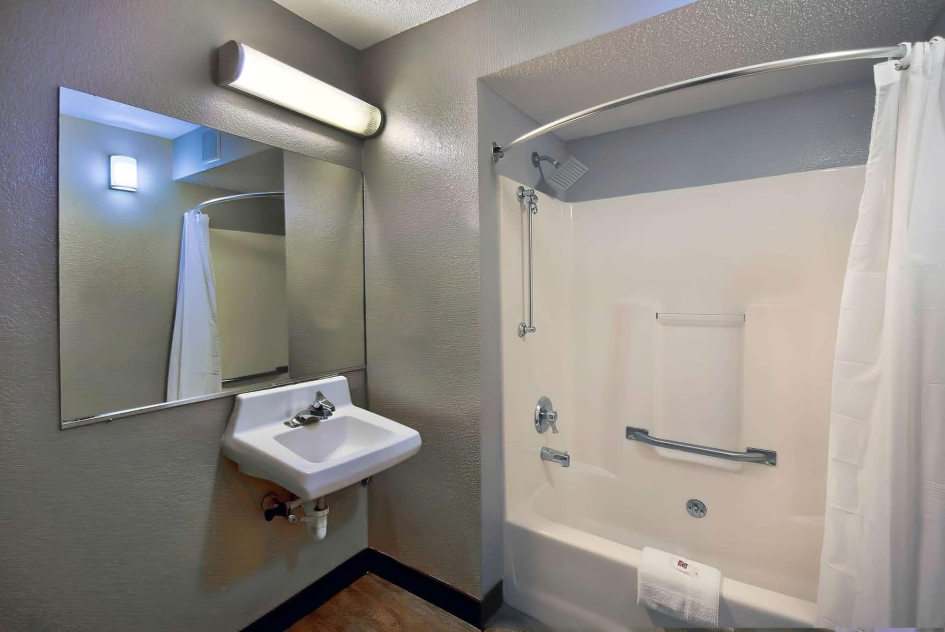 Motel 6-Warren, MI - Detroit East gallery photo in Warren, MI — image 23