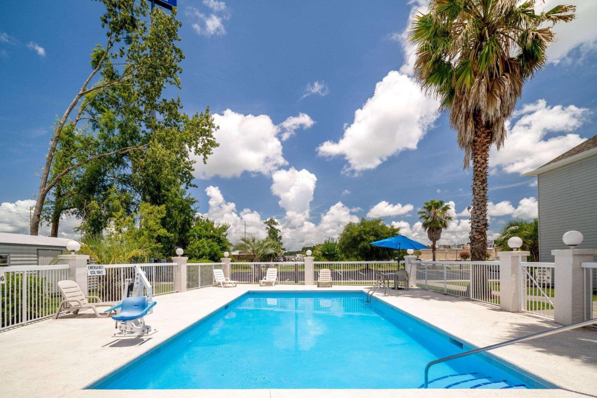 Microtel Inn & Suites by Wyndham Savannah/Pooler interior in Savannah, GA — gallery photo 2