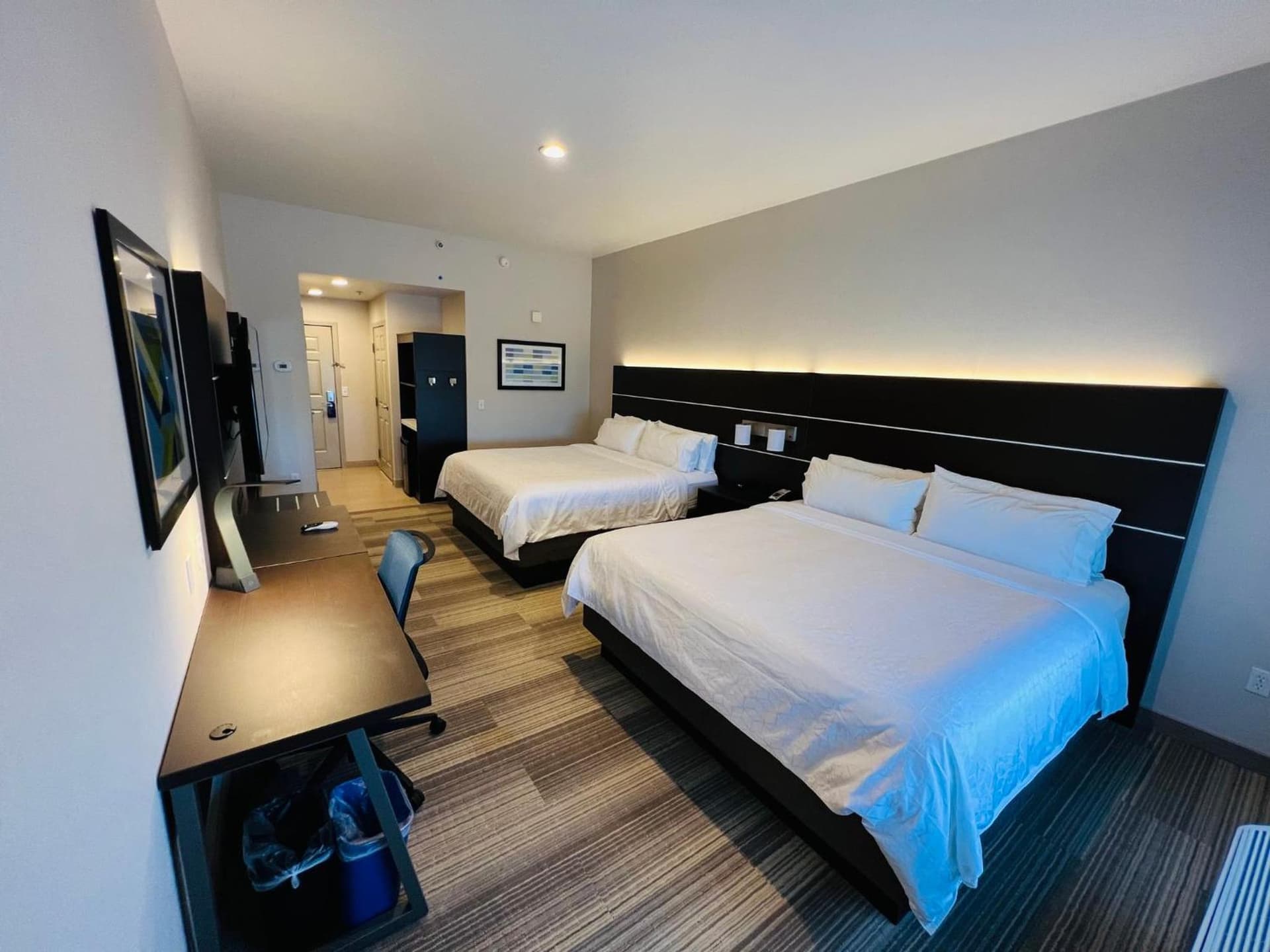 Holiday Inn Express & Suites Salinas by IHG gallery photo in Salinas, CA — image 17