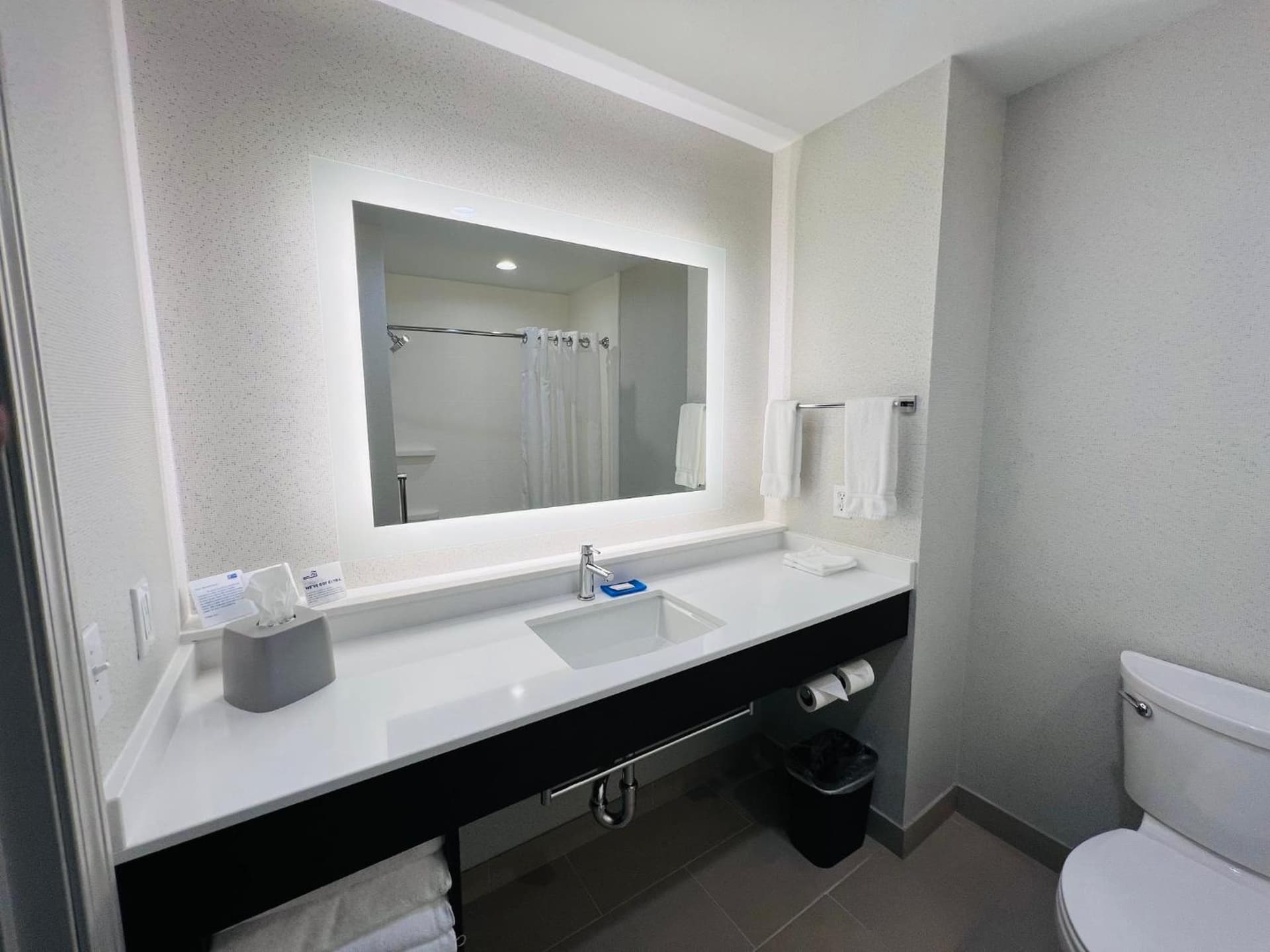 Holiday Inn Express & Suites Salinas by IHG gallery photo in Salinas, CA — image 33