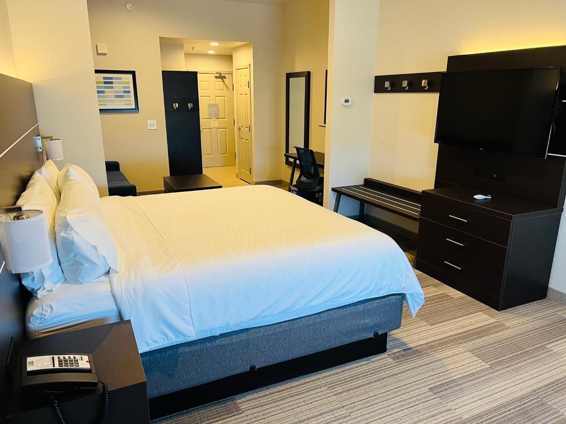 Holiday Inn Express & Suites Salinas by IHG gallery photo in Salinas, CA — image 38