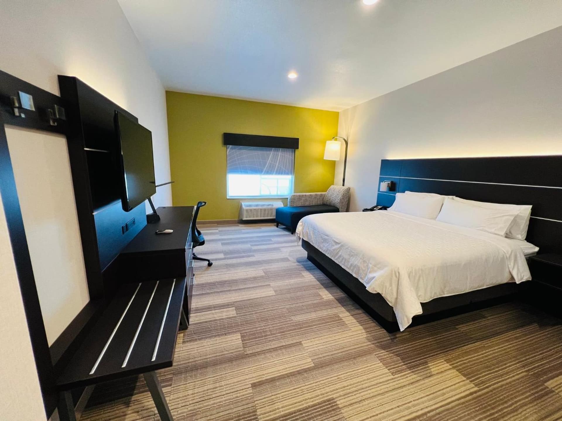 Holiday Inn Express & Suites Salinas by IHG gallery photo in Salinas, CA — image 30