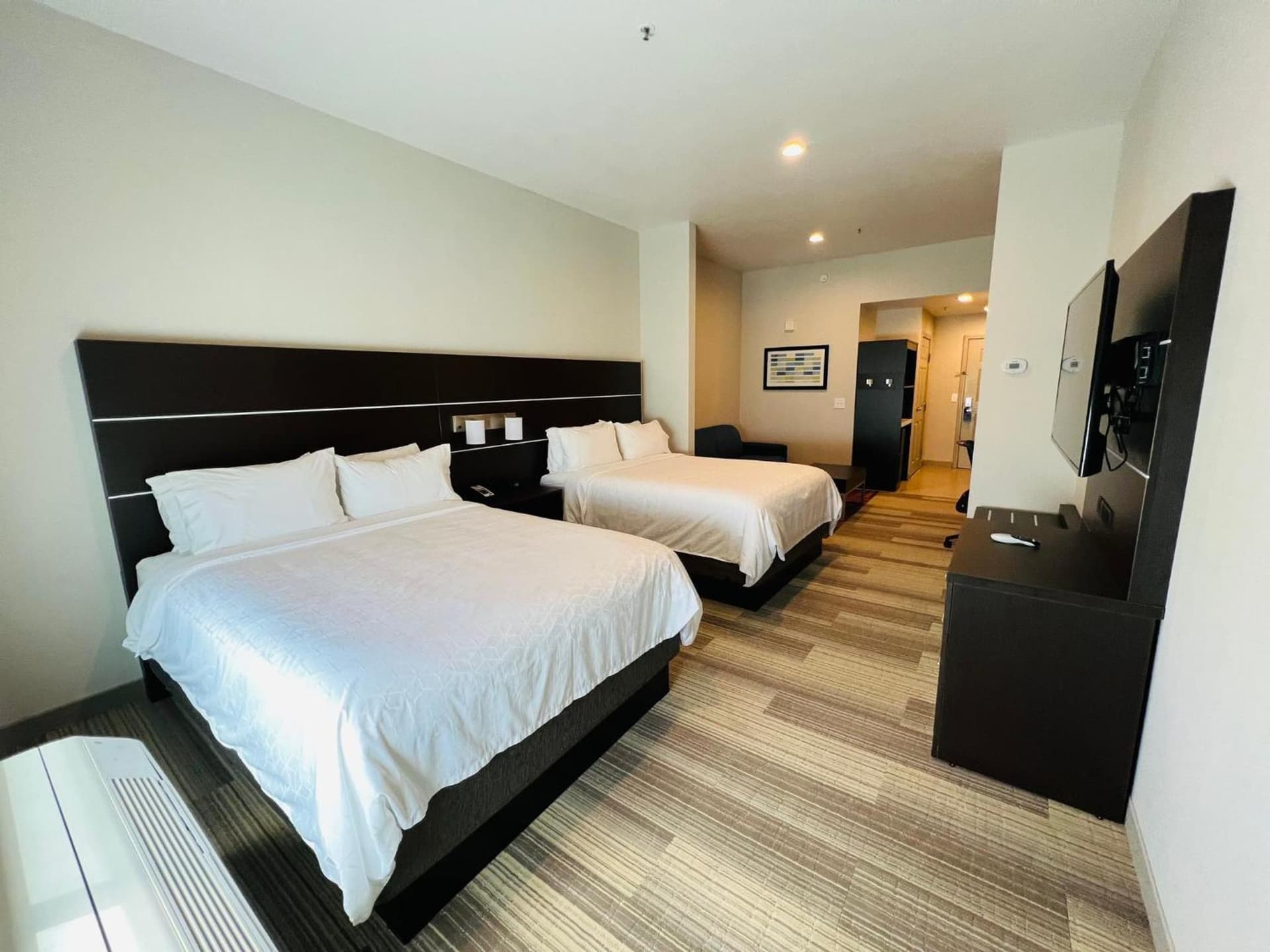 Holiday Inn Express & Suites Salinas by IHG gallery photo in Salinas, CA — image 40