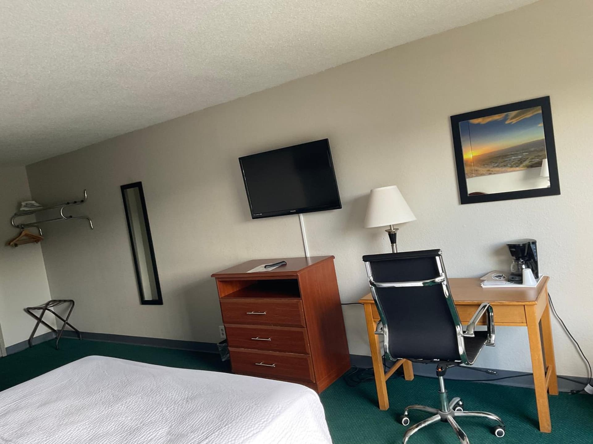 Days Inn by Wyndham Cambridge gallery photo in Cambridge, OH — image 15