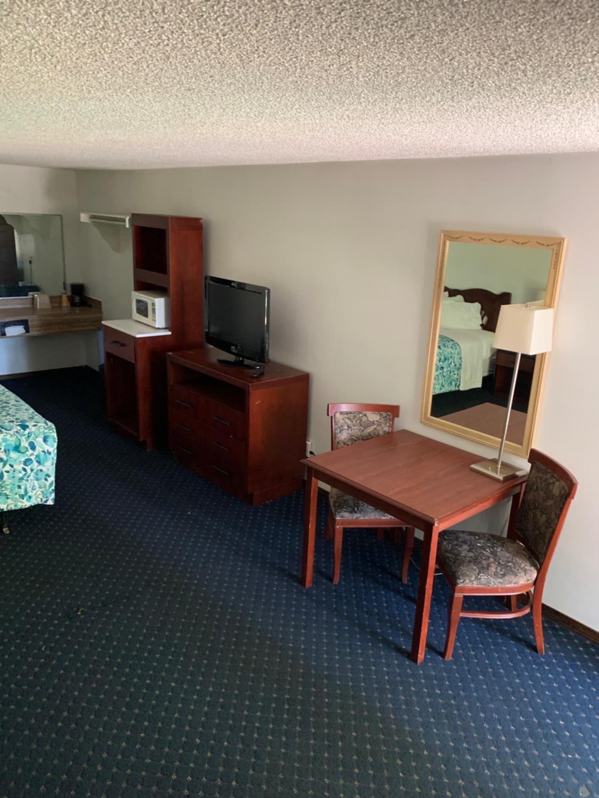 Smokey Point Motor Inn gallery photo in Arlington, WA — image 11