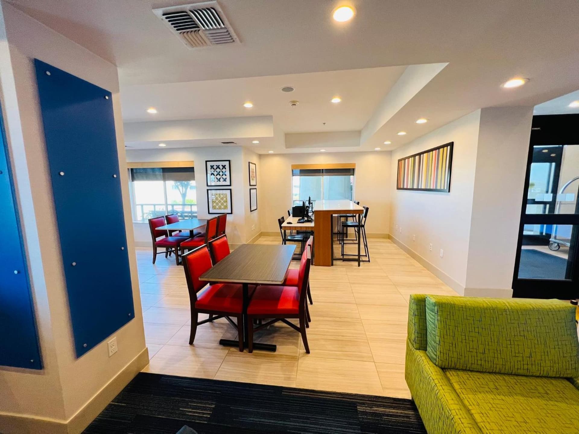 Holiday Inn Express & Suites Salinas by IHG gallery photo in Salinas, CA — image 22