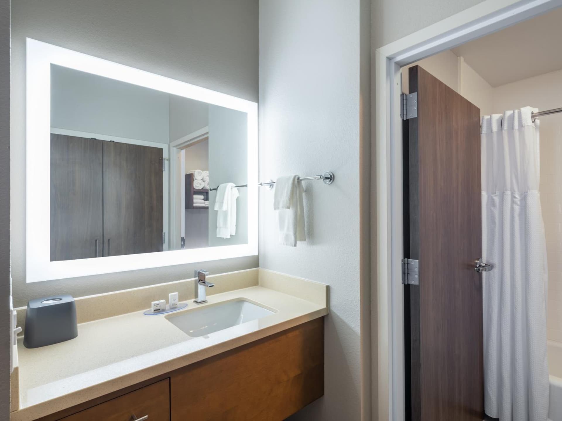 Staybridge Suites - Sioux City Southeast by IHG gallery photo in Sioux City, IA — image 57