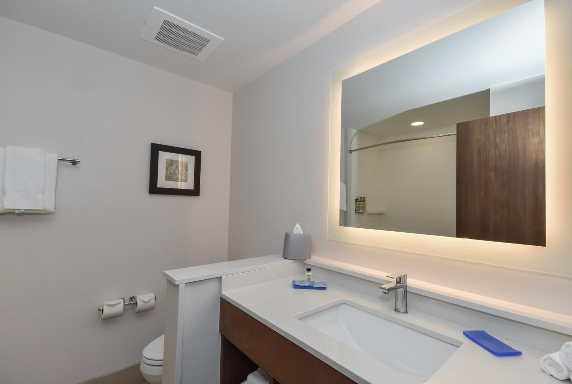 Holiday Inn Express & Suites Charlotte - Ballantyne by IHG gallery photo in Charlotte, NC — image 5