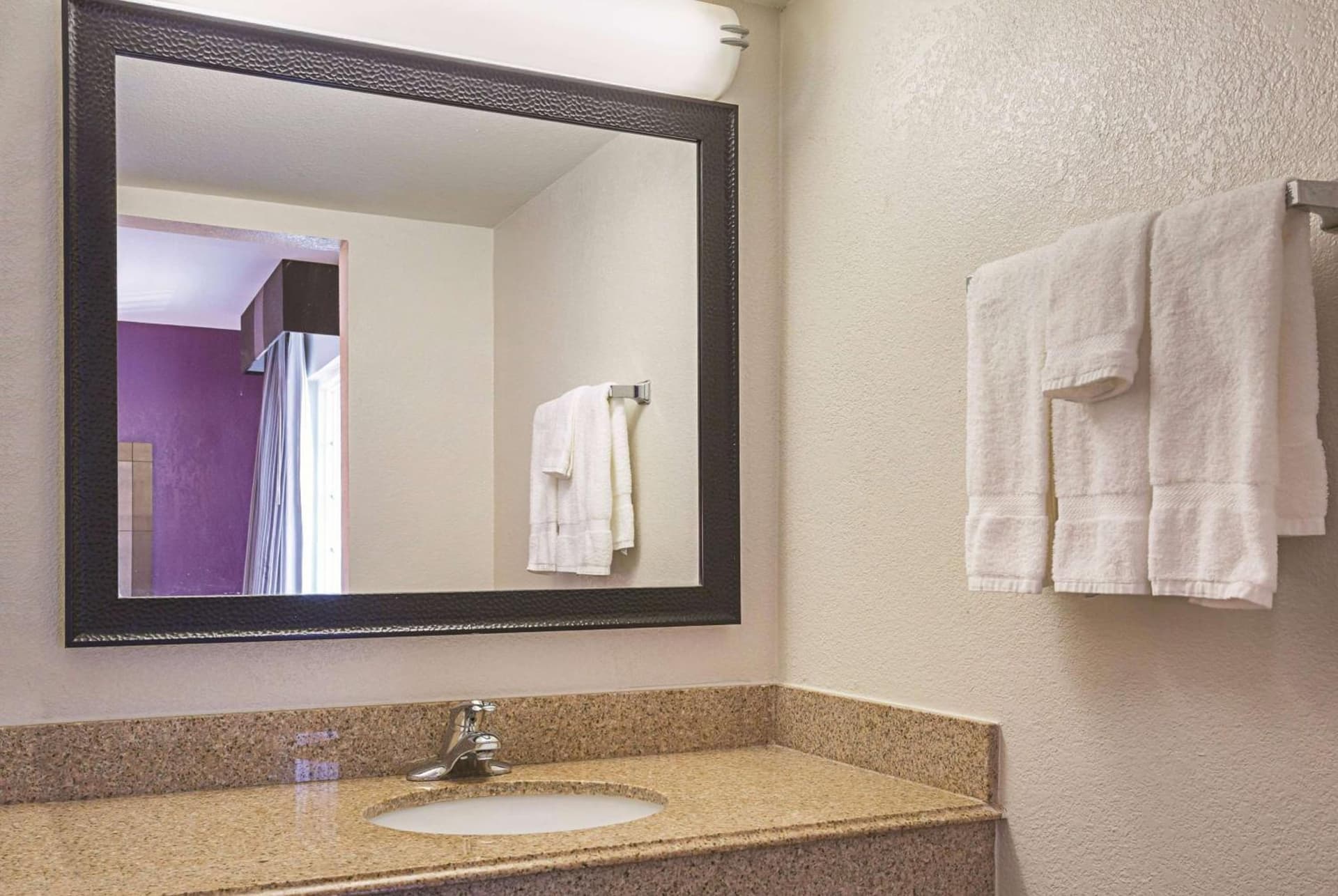 Wingate by Wyndham Galveston Beachfront at the Seawall gallery photo in Galveston, TX — image 36