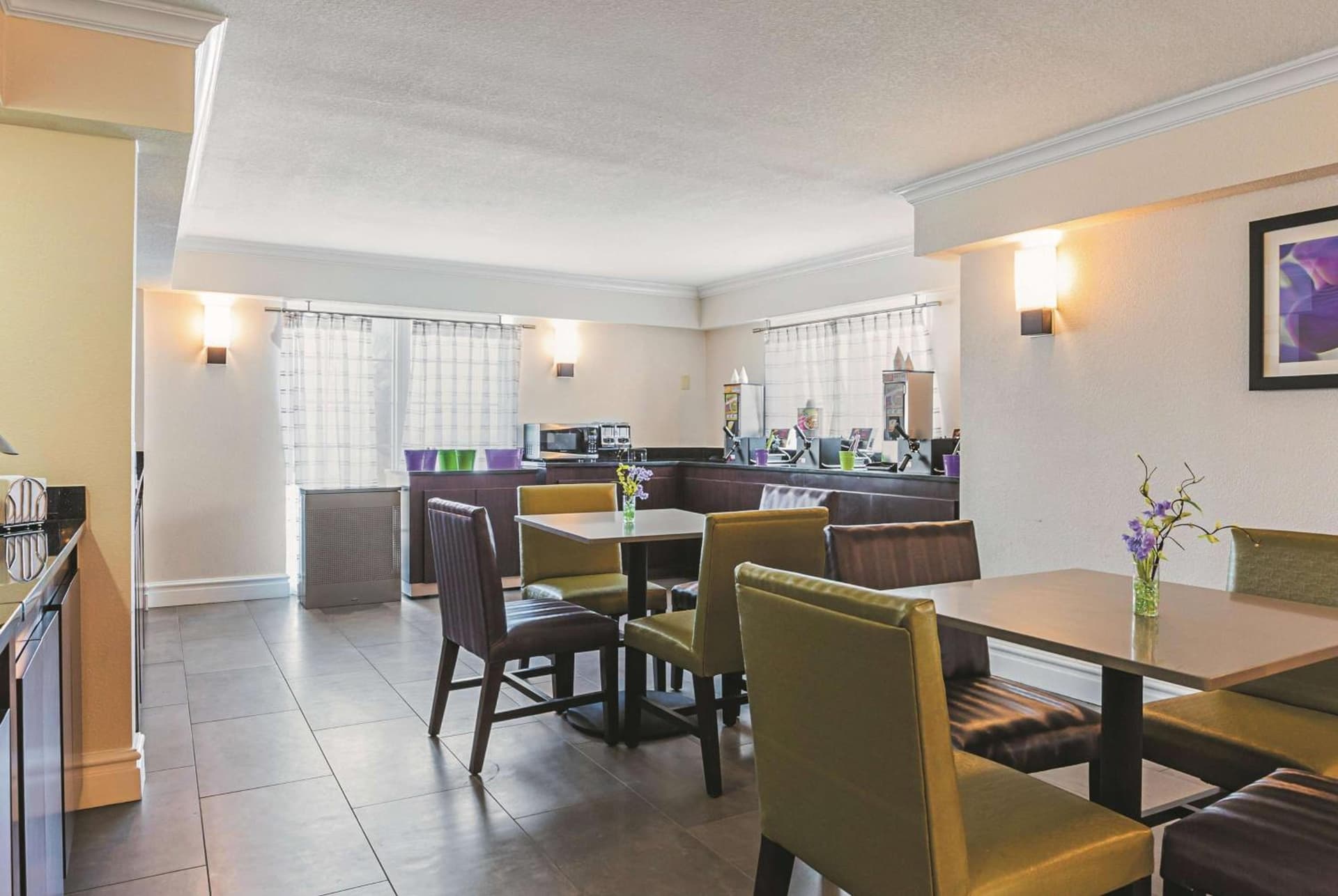 Wingate by Wyndham Galveston Beachfront at the Seawall gallery photo in Galveston, TX — image 19