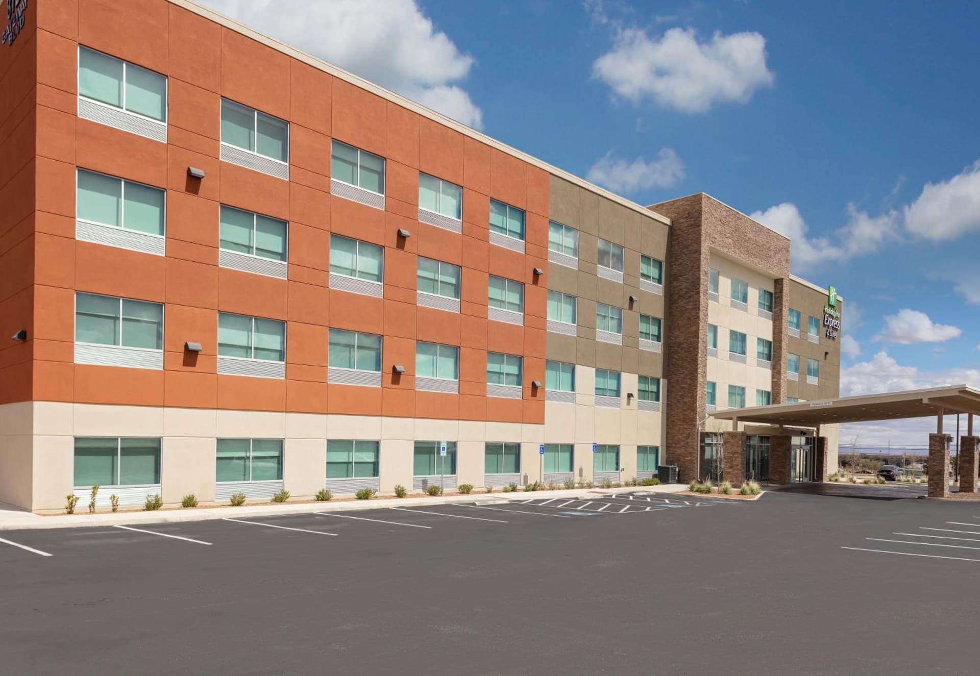 Holiday Inn Express & Suites - El Paso North by IHG interior in El Paso, TX — gallery photo 2