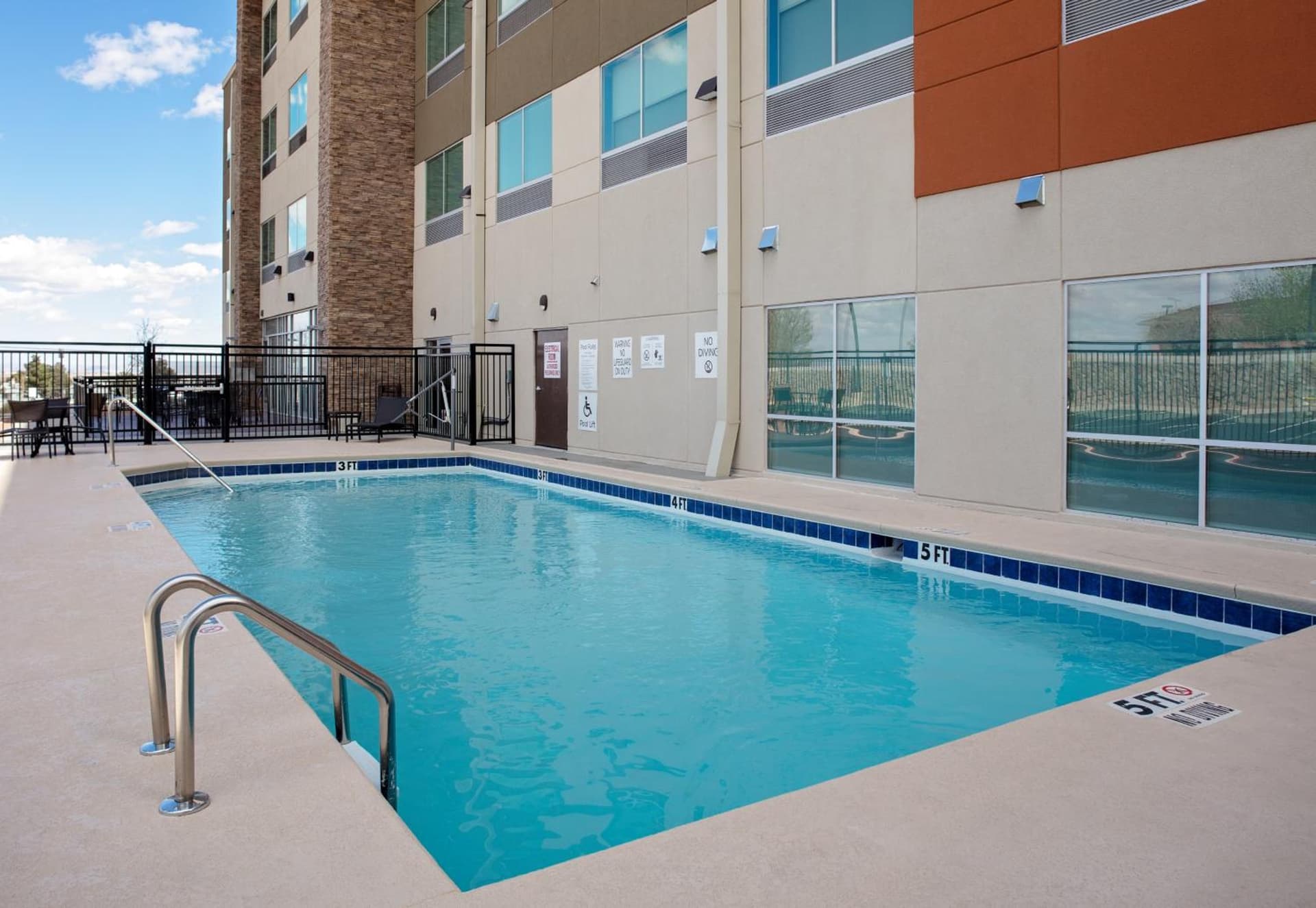 Holiday Inn Express & Suites - El Paso North by IHG gallery photo in El Paso, TX — image 10