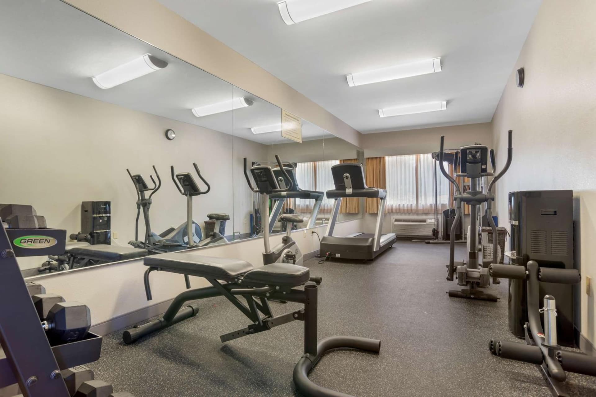 Best Western Wakulla Inn & Suites interior in Crawfordville, FL — gallery photo 2