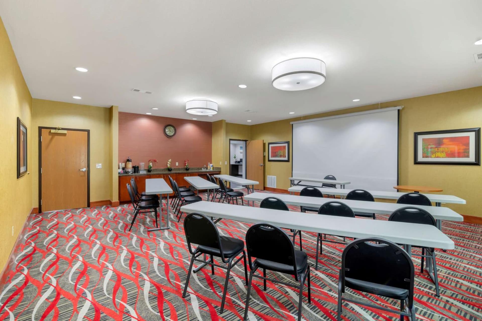 Best Western Plus Denton Inn & Suites property views in Denton, TX — gallery photo 3