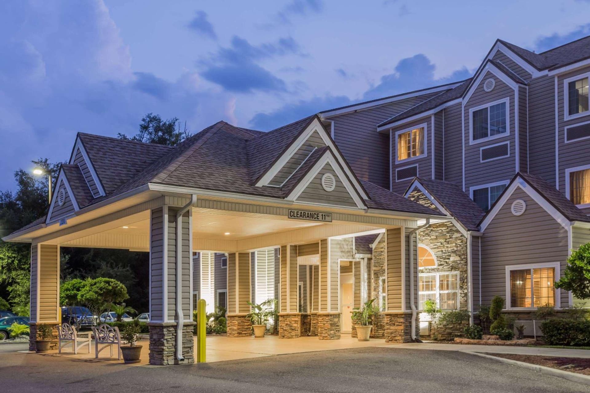 Microtel Inn & Suites by Wyndham Jacksonville Airport gallery photo in Jacksonville, FL — image 21
