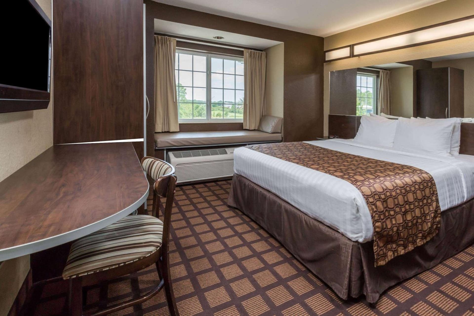 Microtel Inn & Suites by Wyndham Jacksonville Airport gallery photo in Jacksonville, FL — image 14