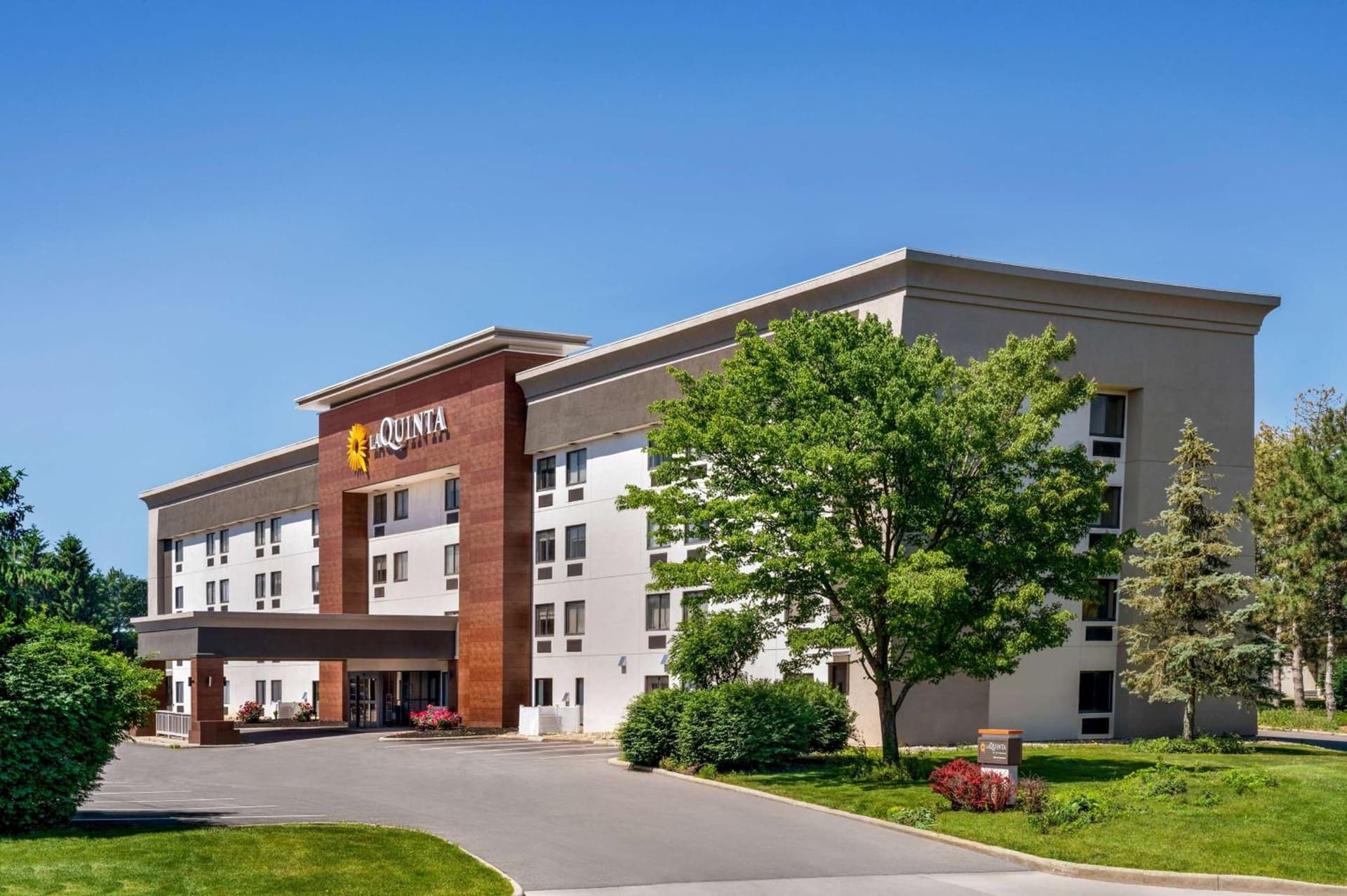La Quinta Inn by Wyndham Columbus Dublin featured exterior or lobby in Dublin, OH — similar hotel