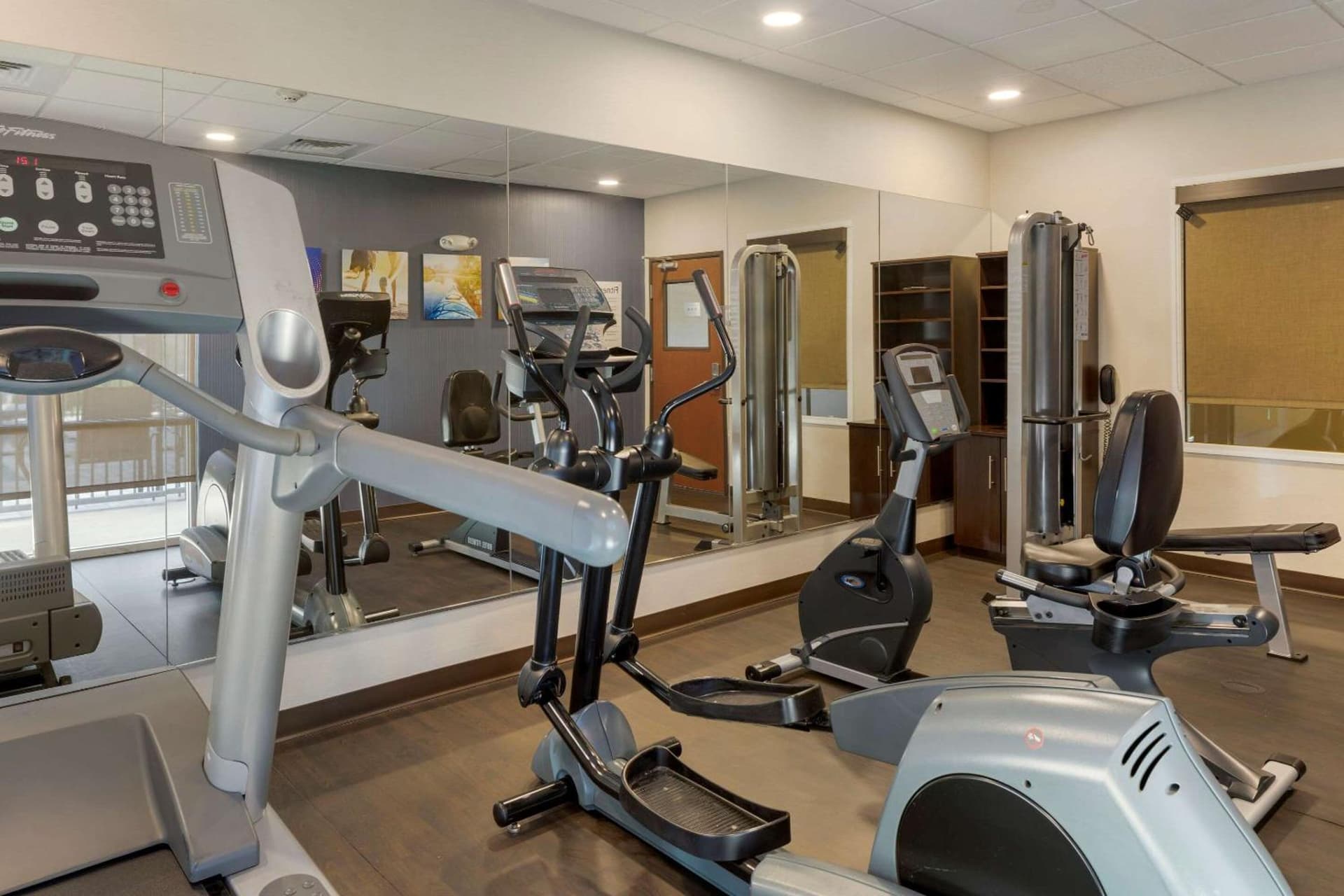 Comfort Suites Ontario Airport Convention Center interior in Ontario, CA — gallery photo 2