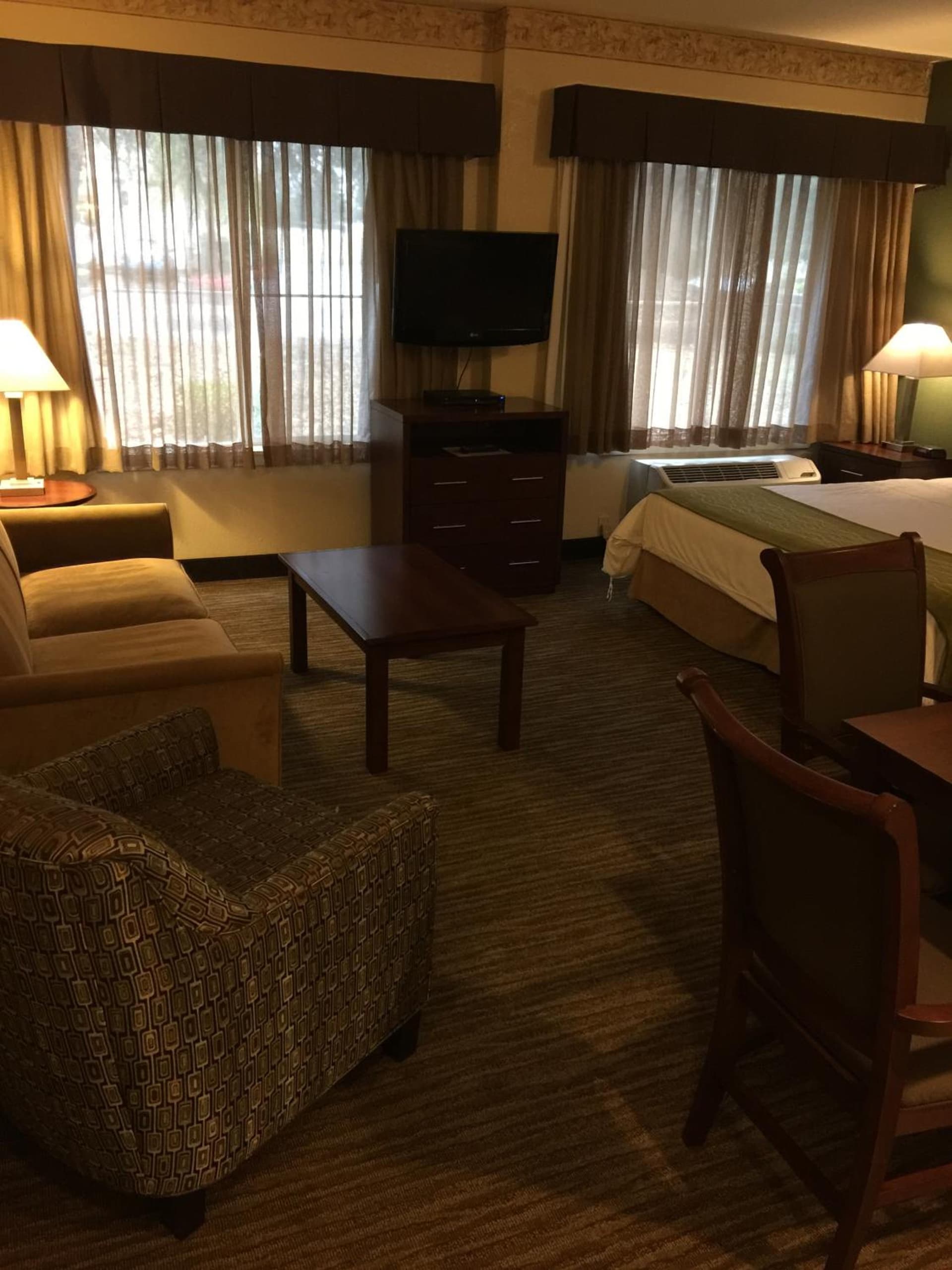 Hawthorn Suites by Wyndham Rancho Cordova/Folsom gallery photo in Rancho Cordova, CA — image 12