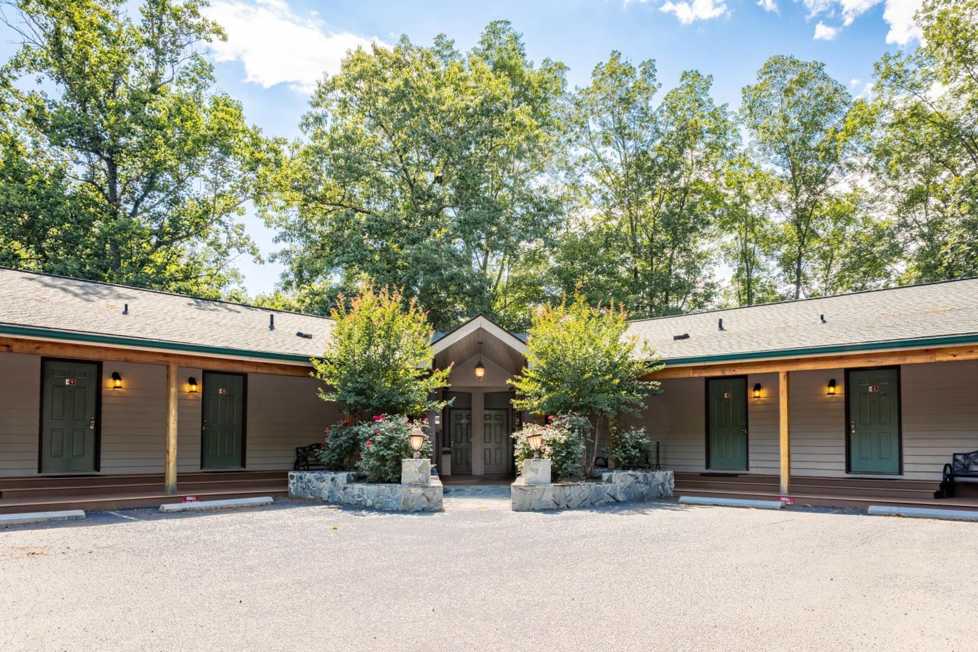 Halesford Harbour Resort - Smith Mountain Lake featured exterior or lobby in Moneta, VA — similar hotel